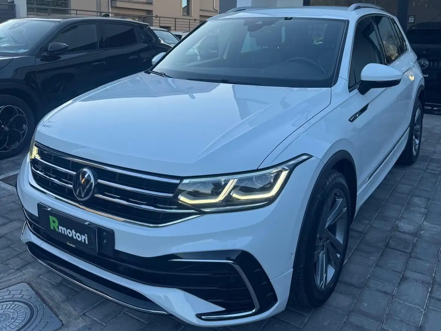 Volkswagen Tiguan Tiguan 2.0 tdi R-Line dsg Bianco - 2