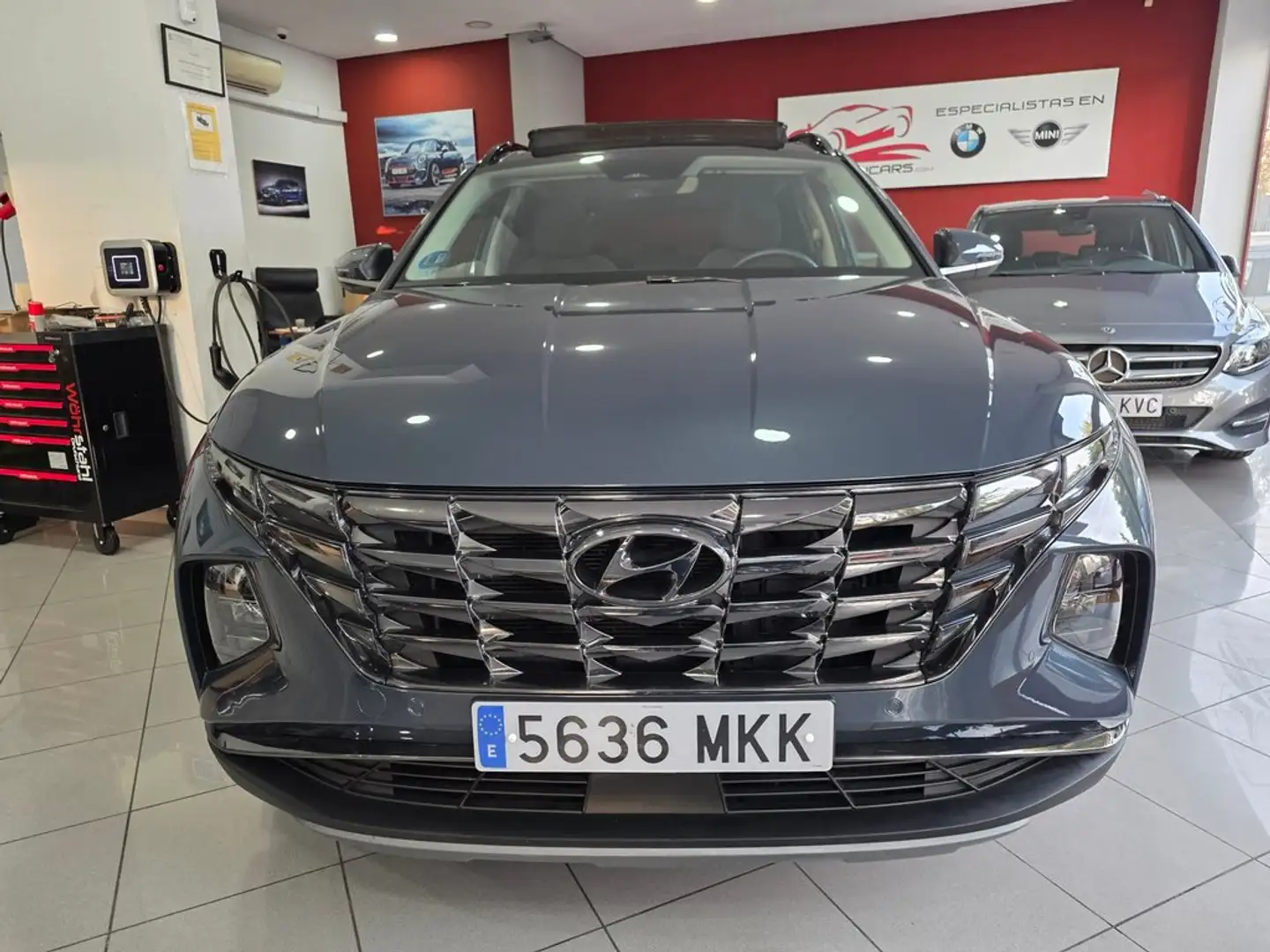 Hyundai TUCSON 1.6 TGDI PHEV Tecno Sky AT Gris - 2