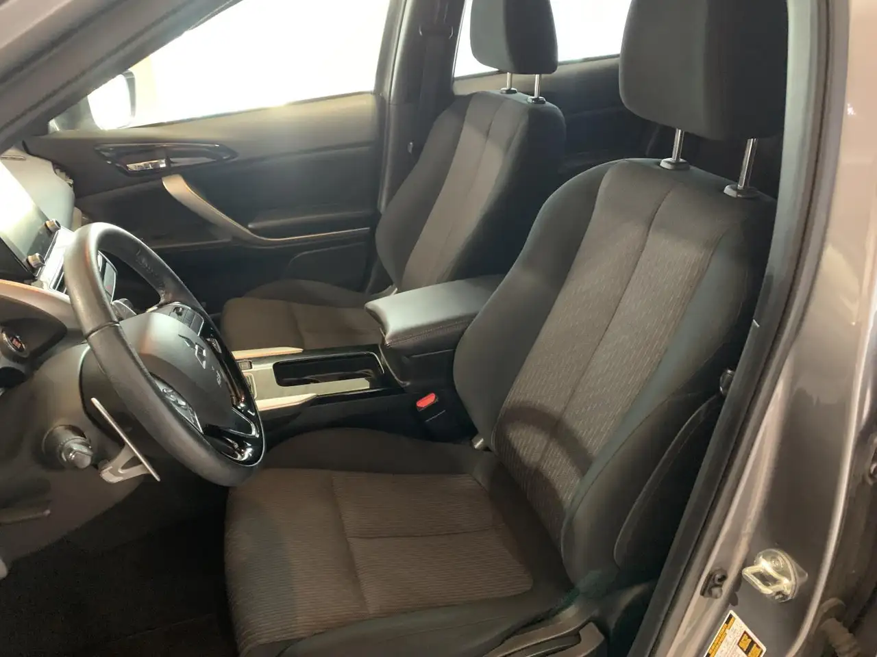 Mitsubishi Eclipse Cross снимка Mitsubishi Eclipse Cross