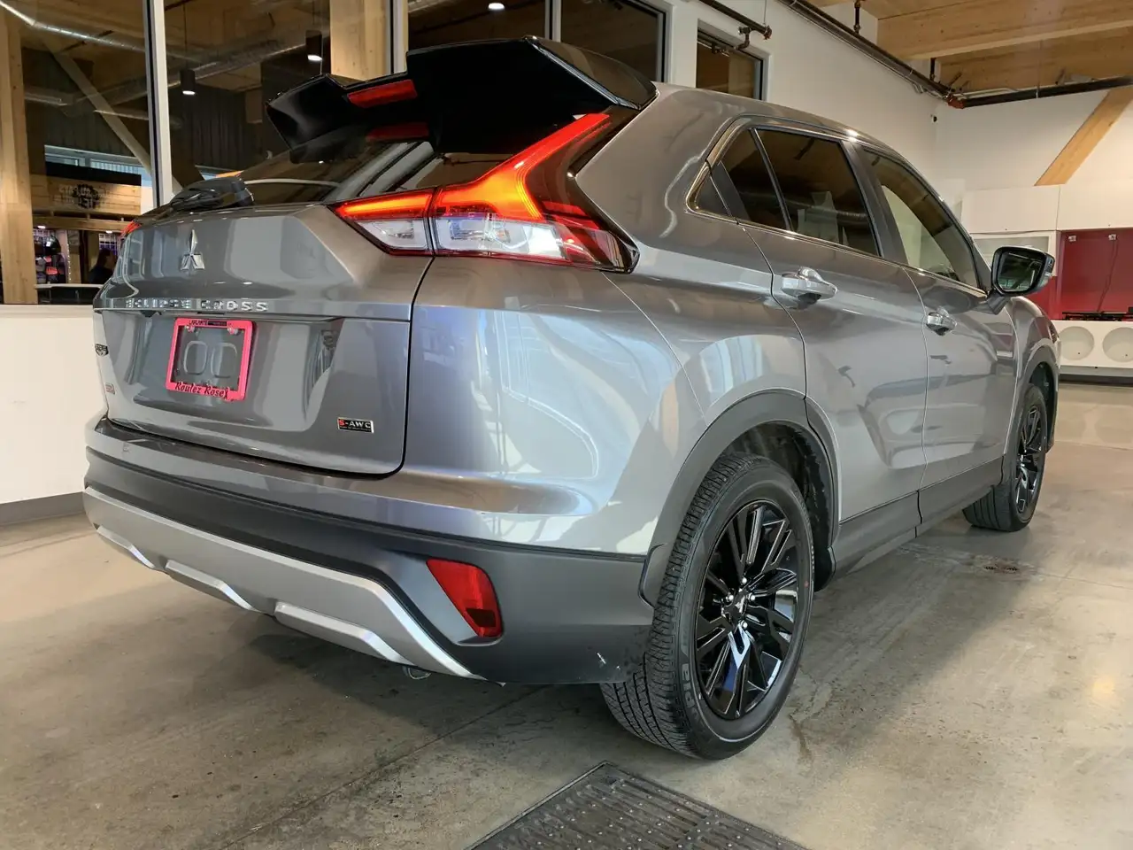 Mitsubishi Eclipse Cross снимка Mitsubishi Eclipse Cross