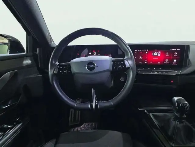 Opel Astra view 11