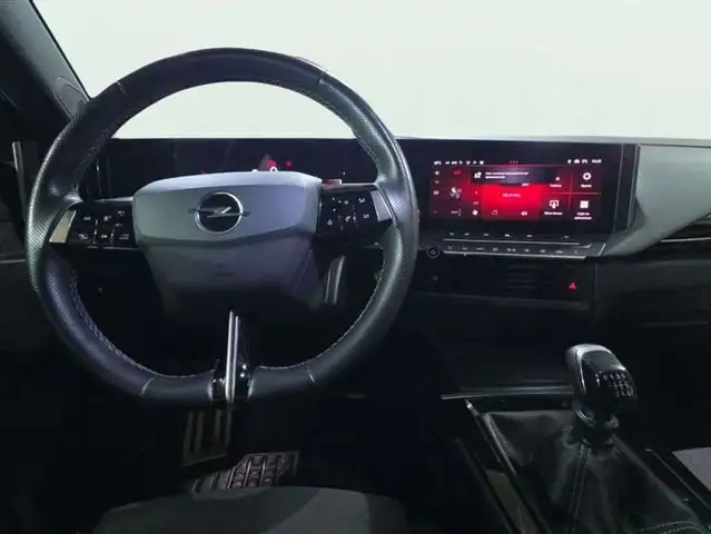 Opel Astra view 9