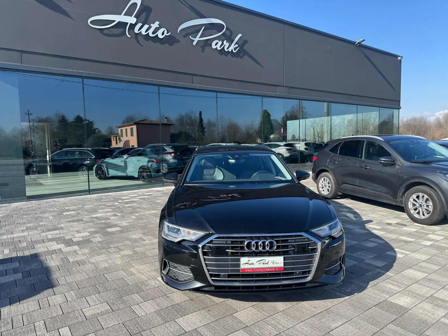 Audi A6 Avant 40 2.0 TDI S tronic Business Sport Schwarz - 1