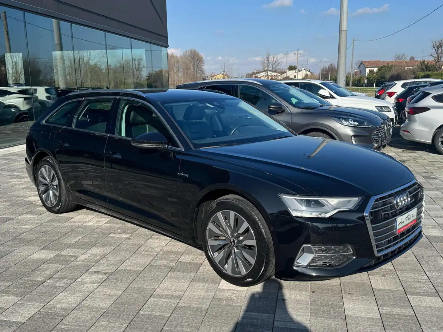 Audi A6 Avant 40 2.0 TDI S tronic Business Sport Schwarz - 2