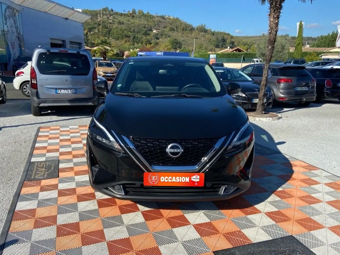Nissan Qashqai Mild Hybrid 158 X-TRONIC N-CONNECTA Hayon GPS Caméra 360Â° Pack Hiver Schwarz - 2