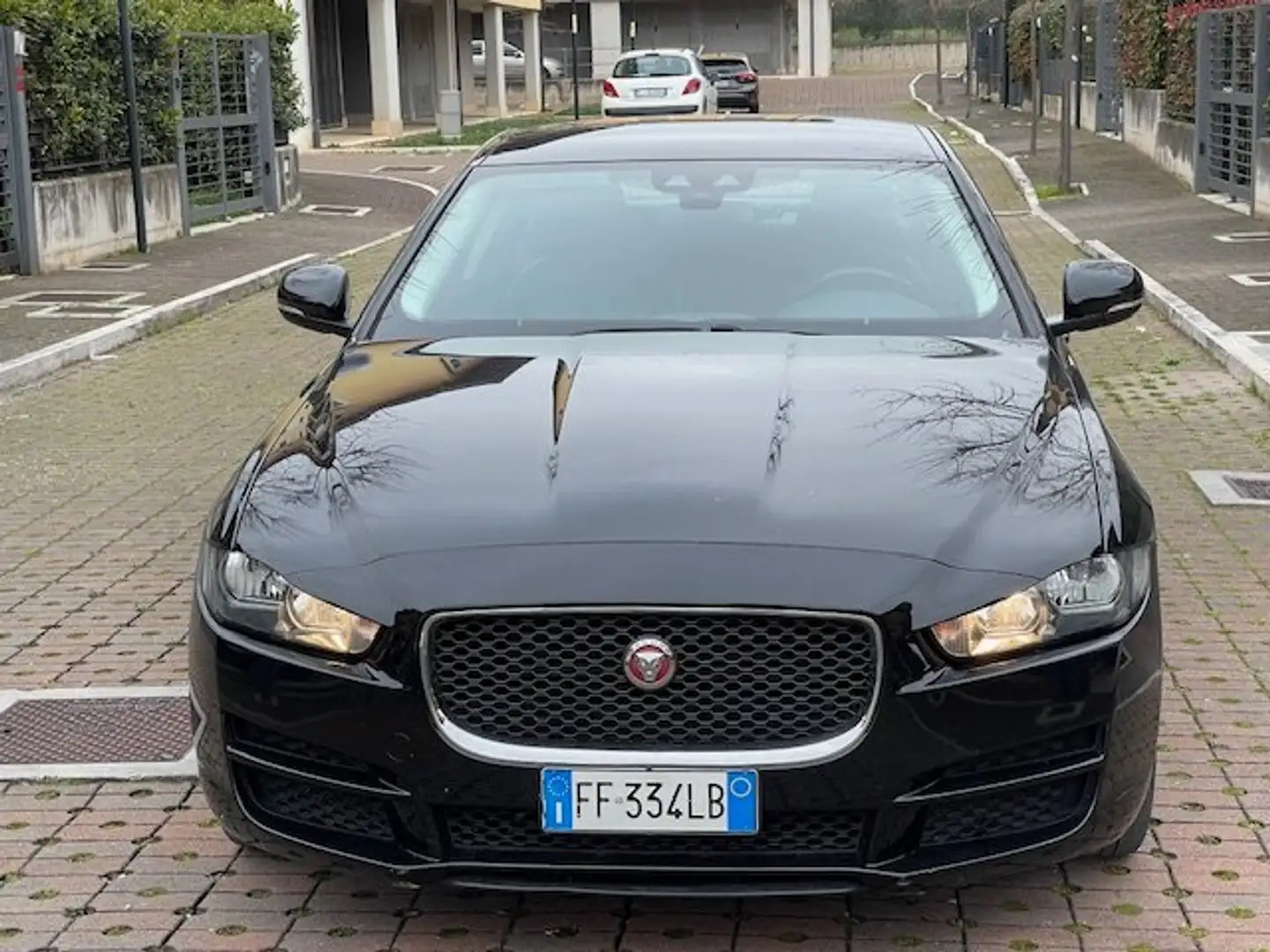 Jaguar XE XE 2.0d Prestige 180cv auto Nero - 1