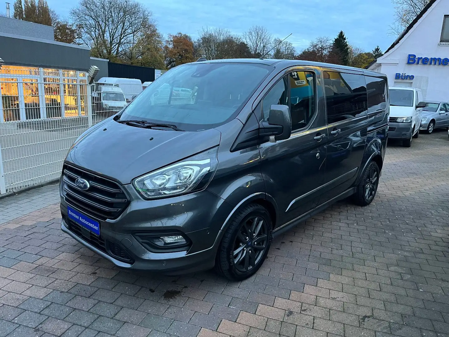 Ford Transit Custom 2,0 TCDI L1 Auto AHK Xenon 1.Hd Grau - 1