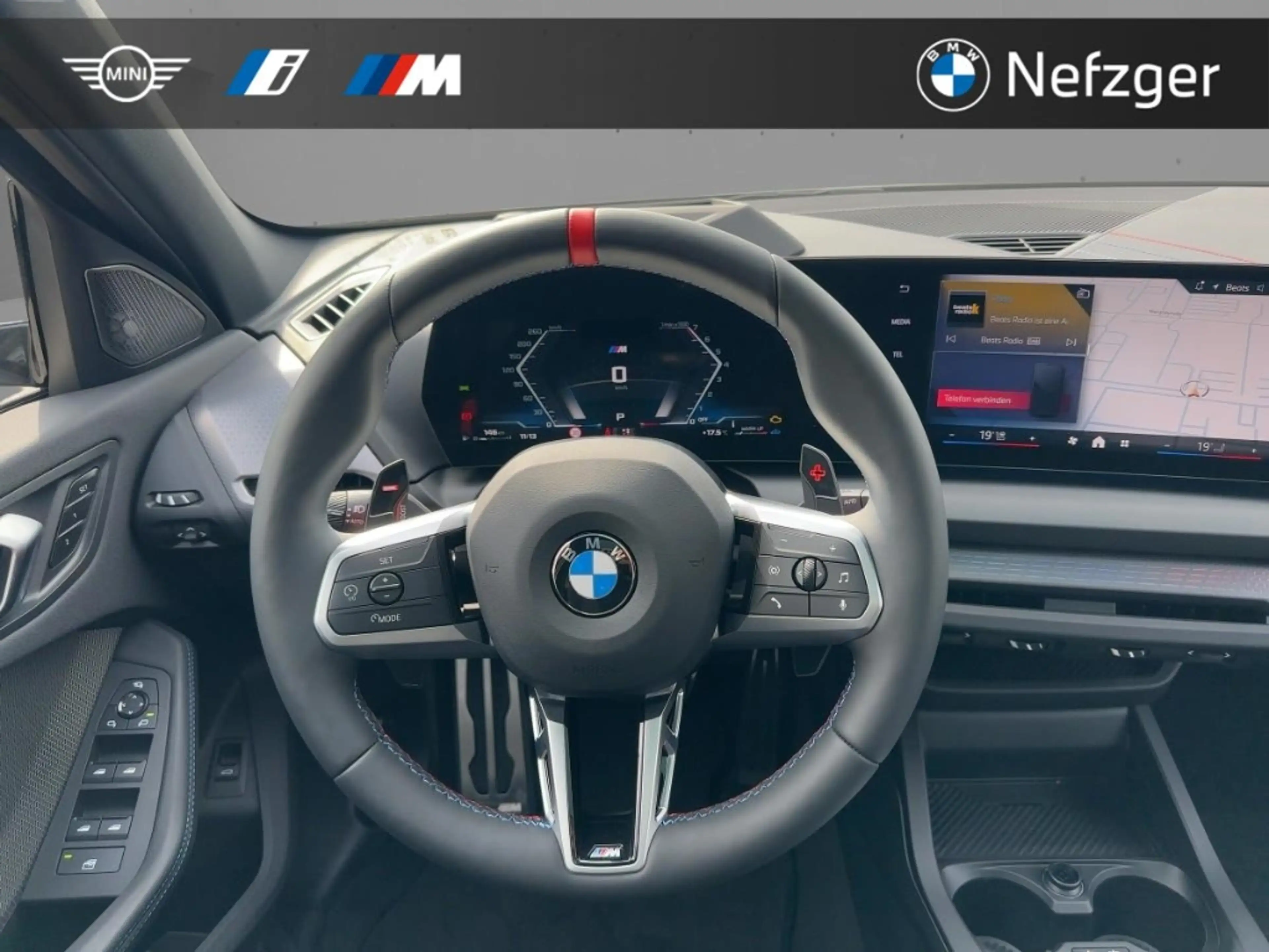 BMW 135 xDrive Alcantara Park-Assist HUD Panorama — photo 10