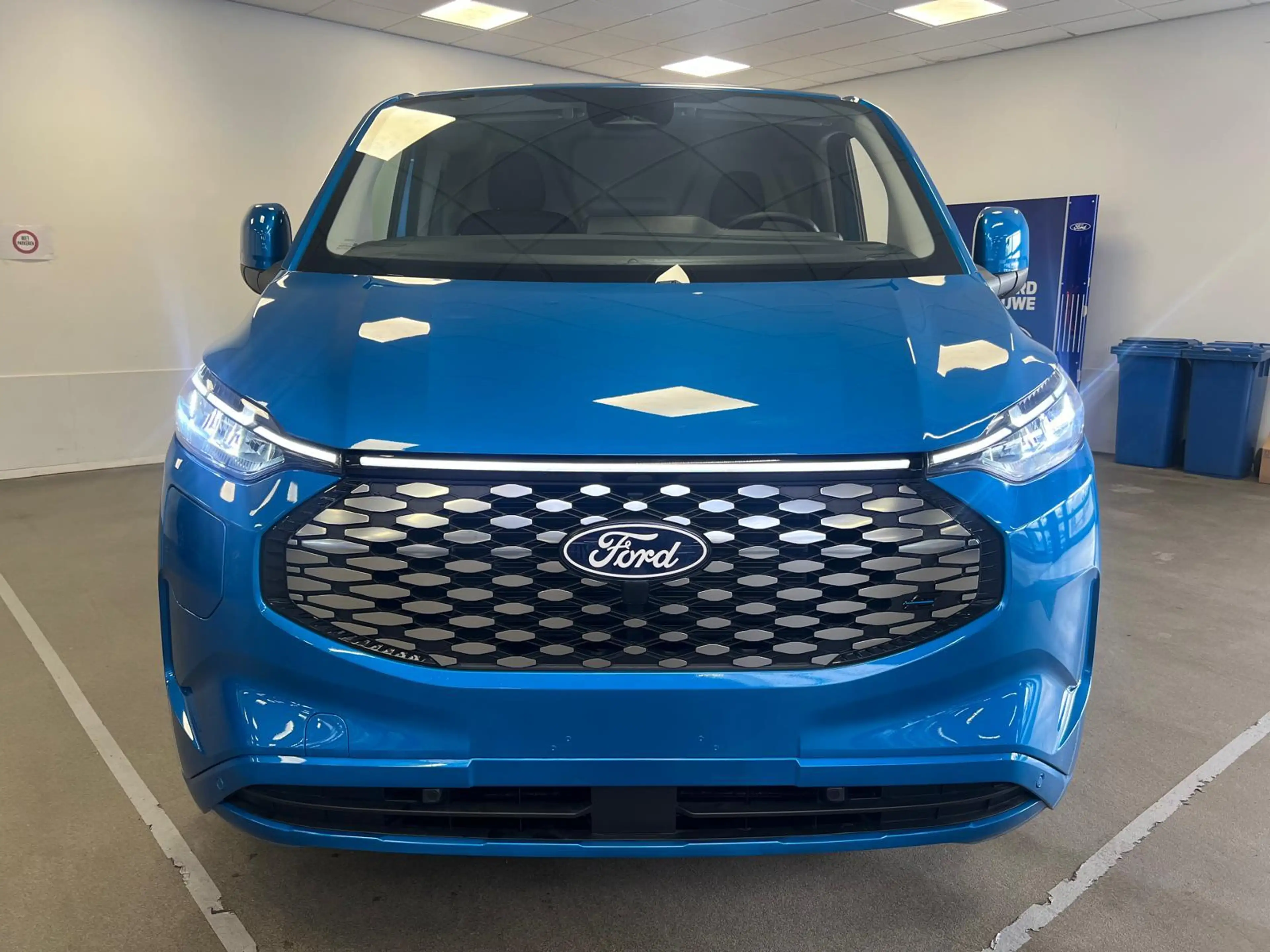 Ford E-Transit Cust. 340 L2H1 Limited 65 kWh | Uit voorraad lever — photo 6