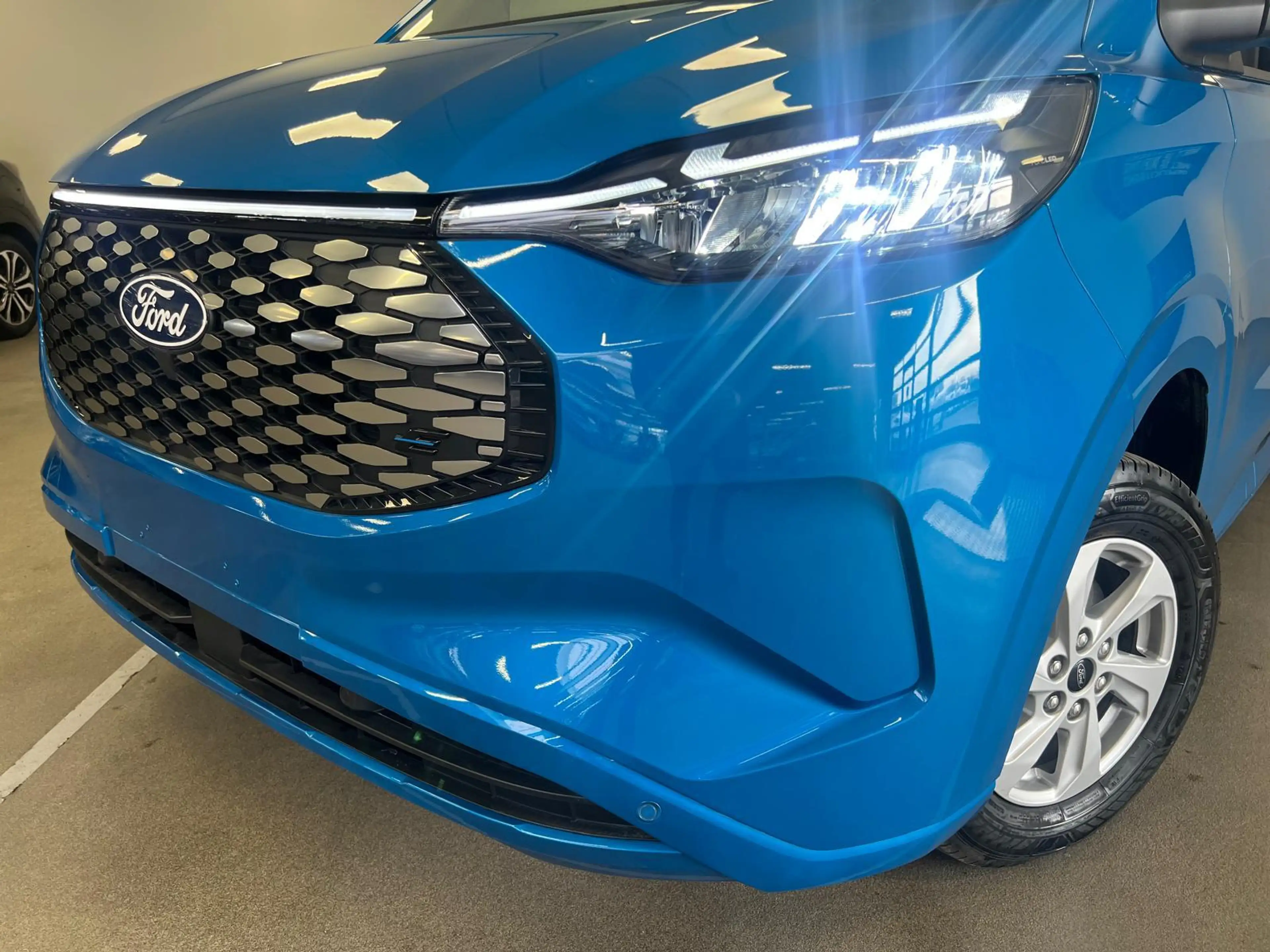 Ford E-Transit Cust. 340 L2H1 Limited 65 kWh | Uit voorraad lever — photo 5