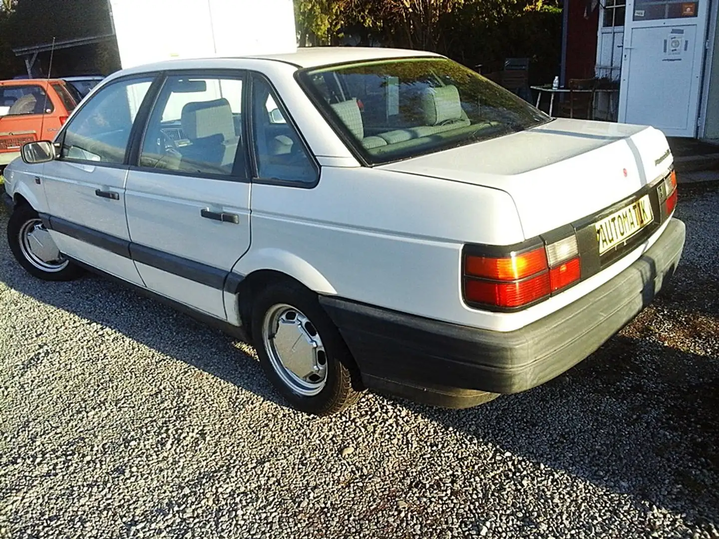 Volkswagen Passat AUTOMATIK 1.8 Lim.Oldtimer/ FH+elSD+ZV+Airbags+ABS Weiß - 1