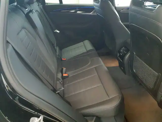 BMW X3 view 14