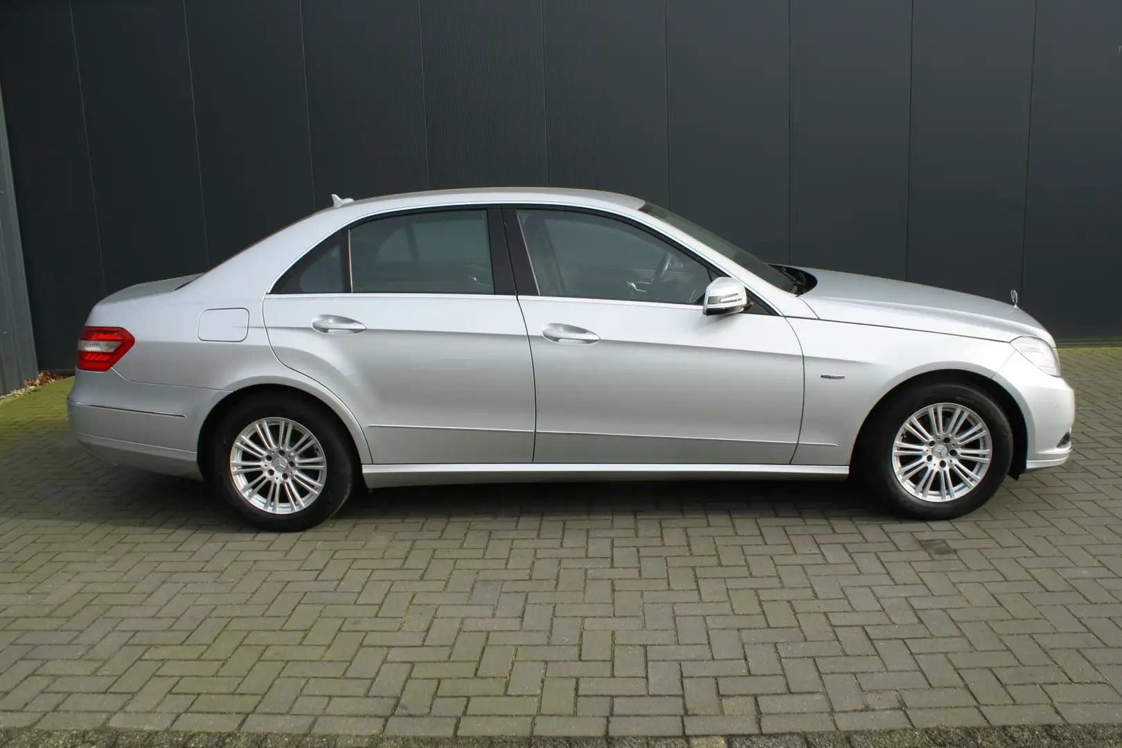 Mercedes-Benz E 220 CDI Business Class Elegance - NAVIGATIE - TREKHAAK Gri - 2