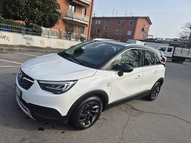 Opel Crossland opel crossland 61kw 《61kw(83cv)solo 47000km