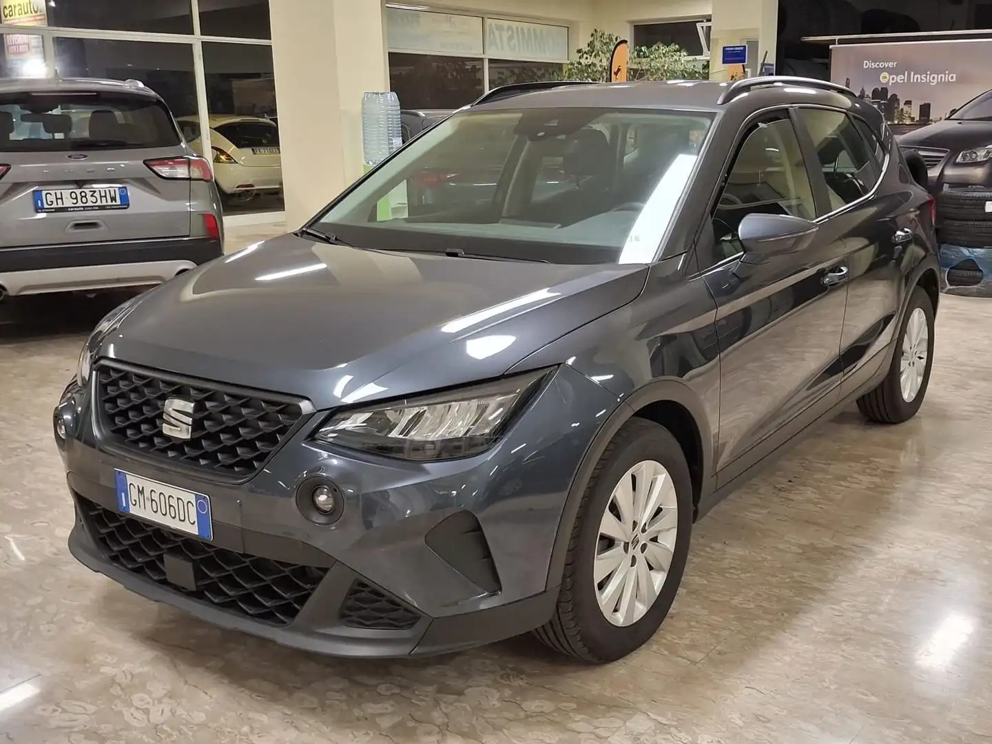 SEAT Arona Arona 2022 1.0 ecotsi Style 95cv Grau - 1
