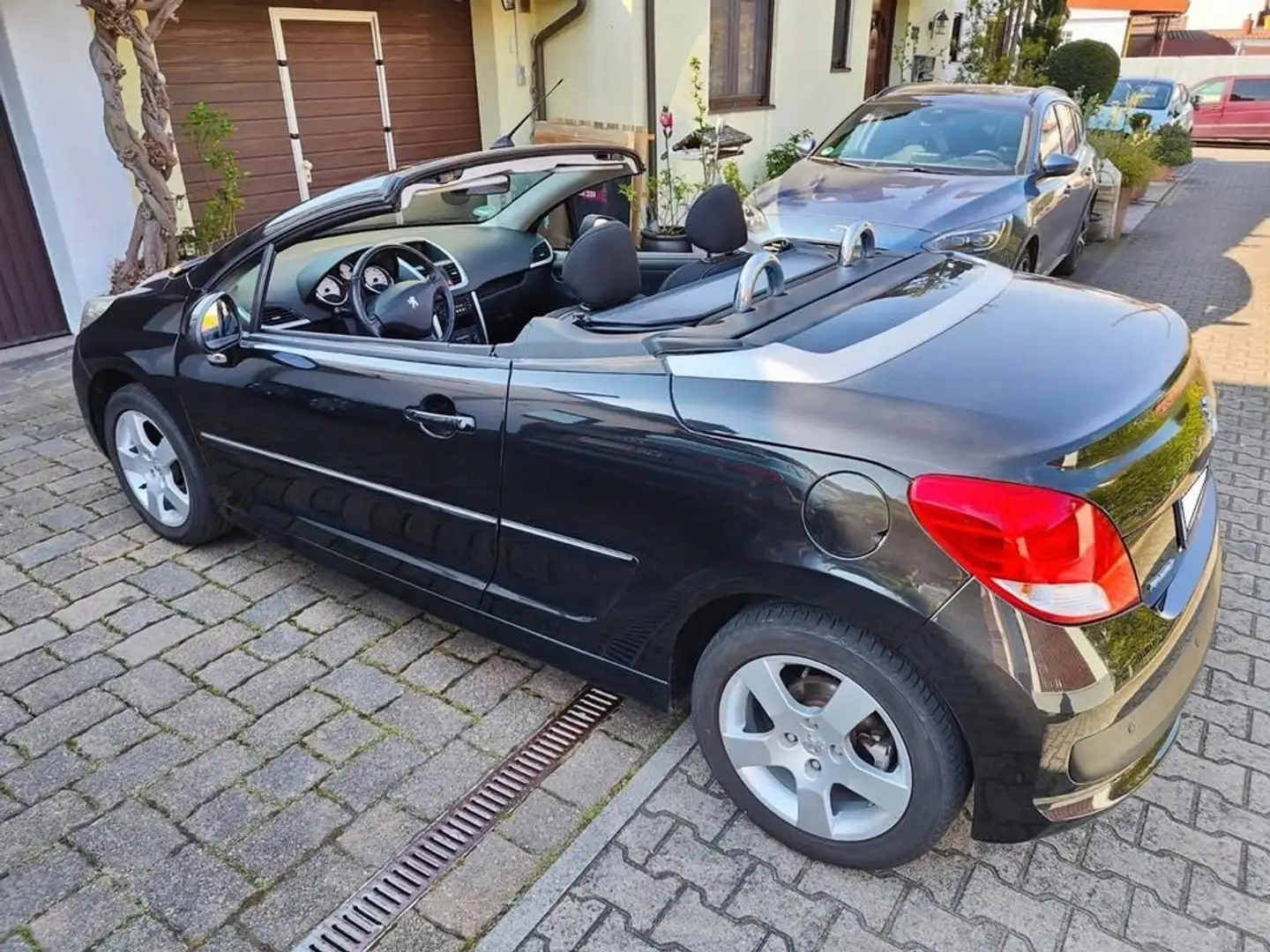 Peugeot 207 207 CC 1.6 cabrio voiture femme lire commentaire ! Noir - 2