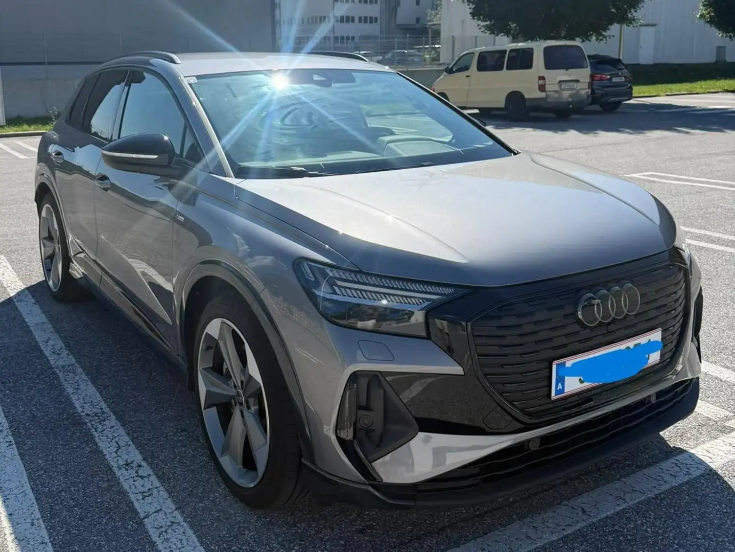 Audi Q4 e-tron Q4 55 e-tron quattro 250kW 82kWh Business Business Grau - 2
