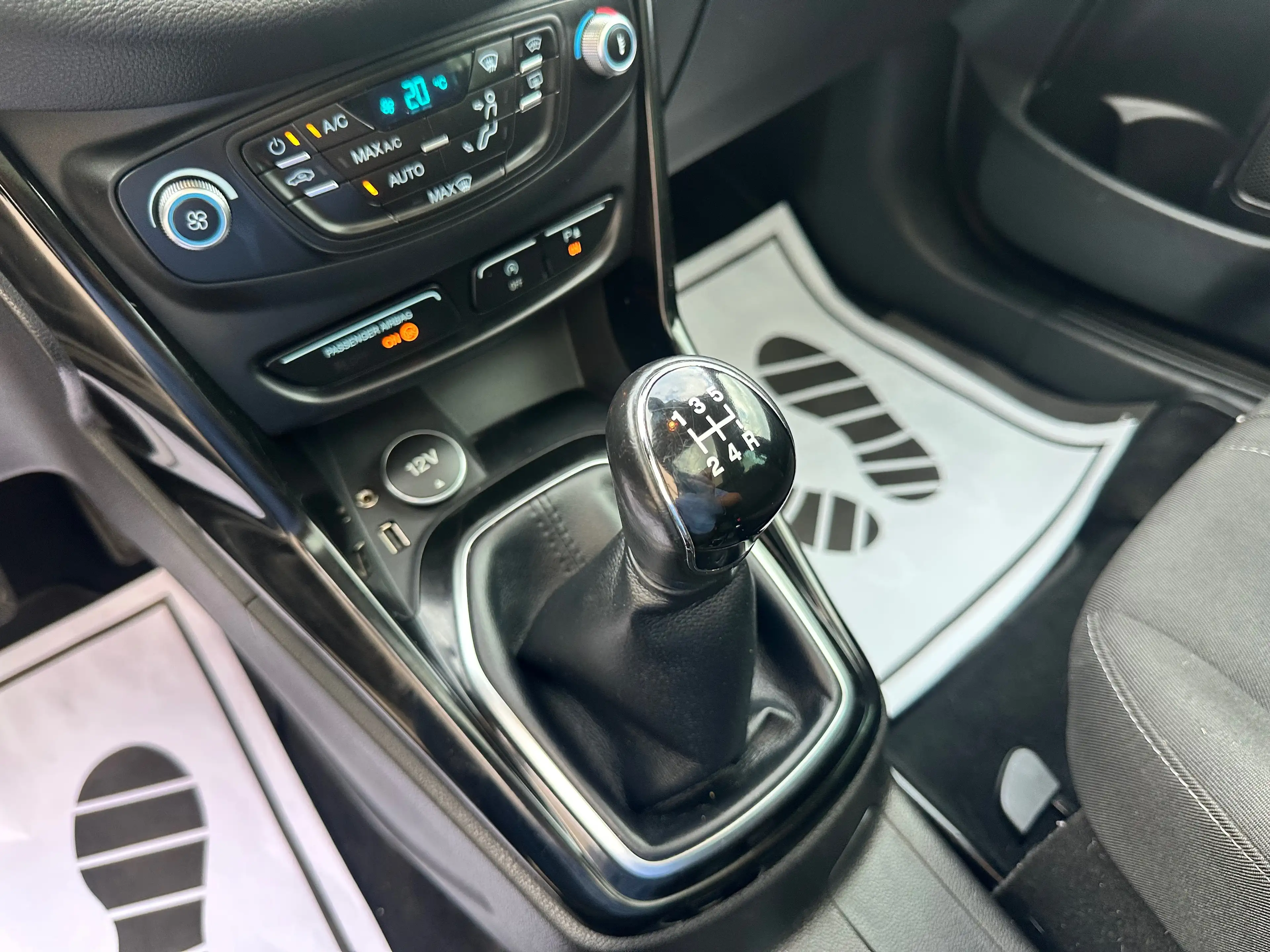 Ford B-Max B-Max 1.0 EcoBoost Titanium S — photo 11