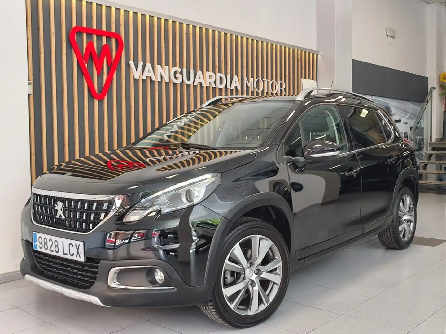 Peugeot 2008 Allure 1.2 PureTech 96KW (130CV) Schwarz - 2