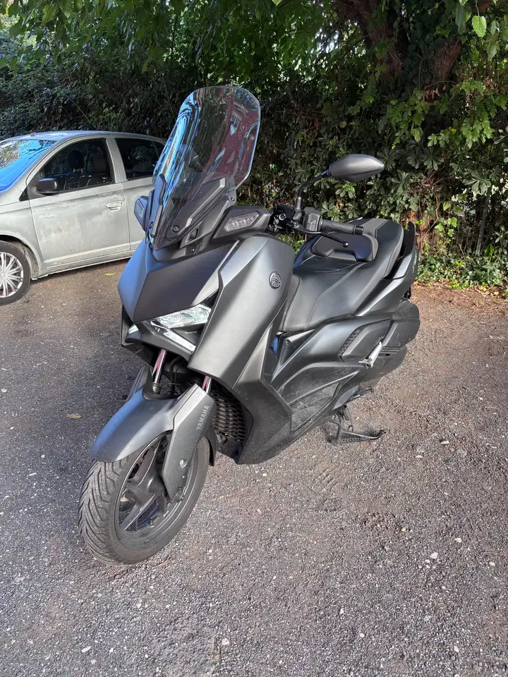 Yamaha X-Max 300