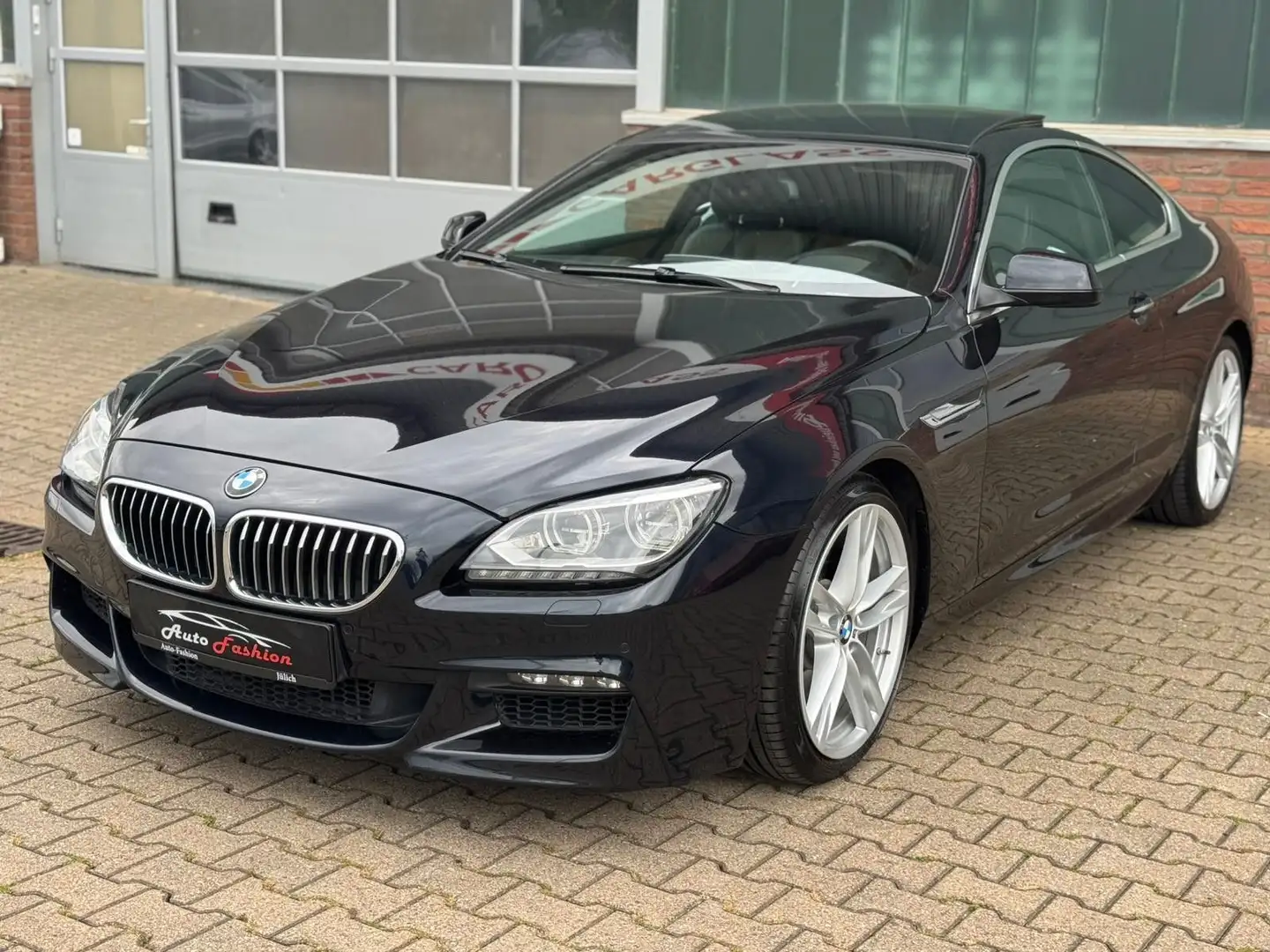BMW 640 i Coupé M-Paket Panormadach TÜV NEU Schwarz - 1