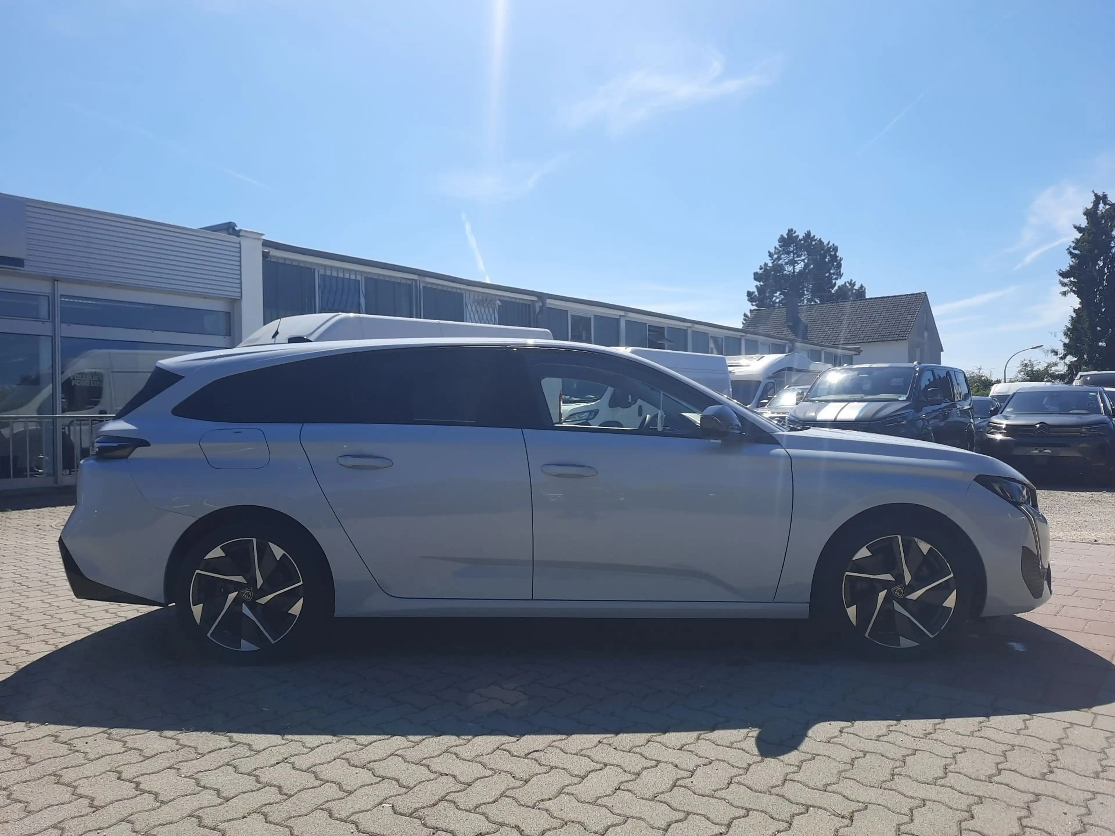 Peugeot 308 SW 1.5 BlueHDi 130 Allure LED Navi SHZ ACC — photo 5
