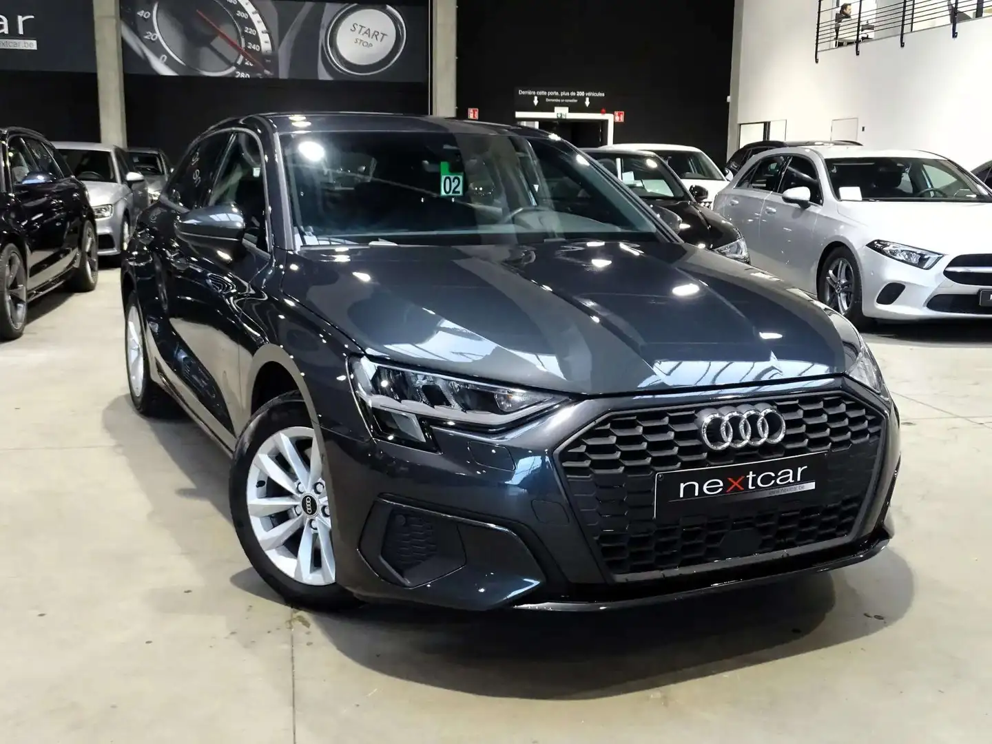 Audi A3 30TDi SportBack Adv. New *CARPLAY-CRUISE-NAVI-LED* Grijs - 2