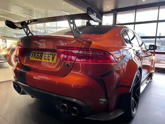 Jaguar XE Project 8 AWD V8 600PS Trackpack Ansicht 3