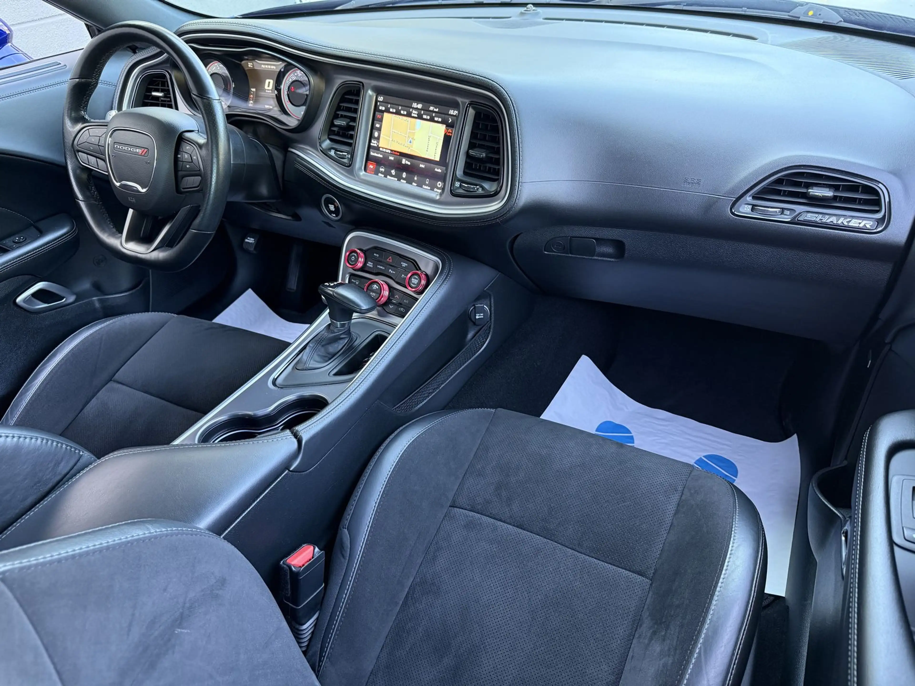 Dodge Challenger 6.4L SRT Widebody Scatpack Shaker — photo 8