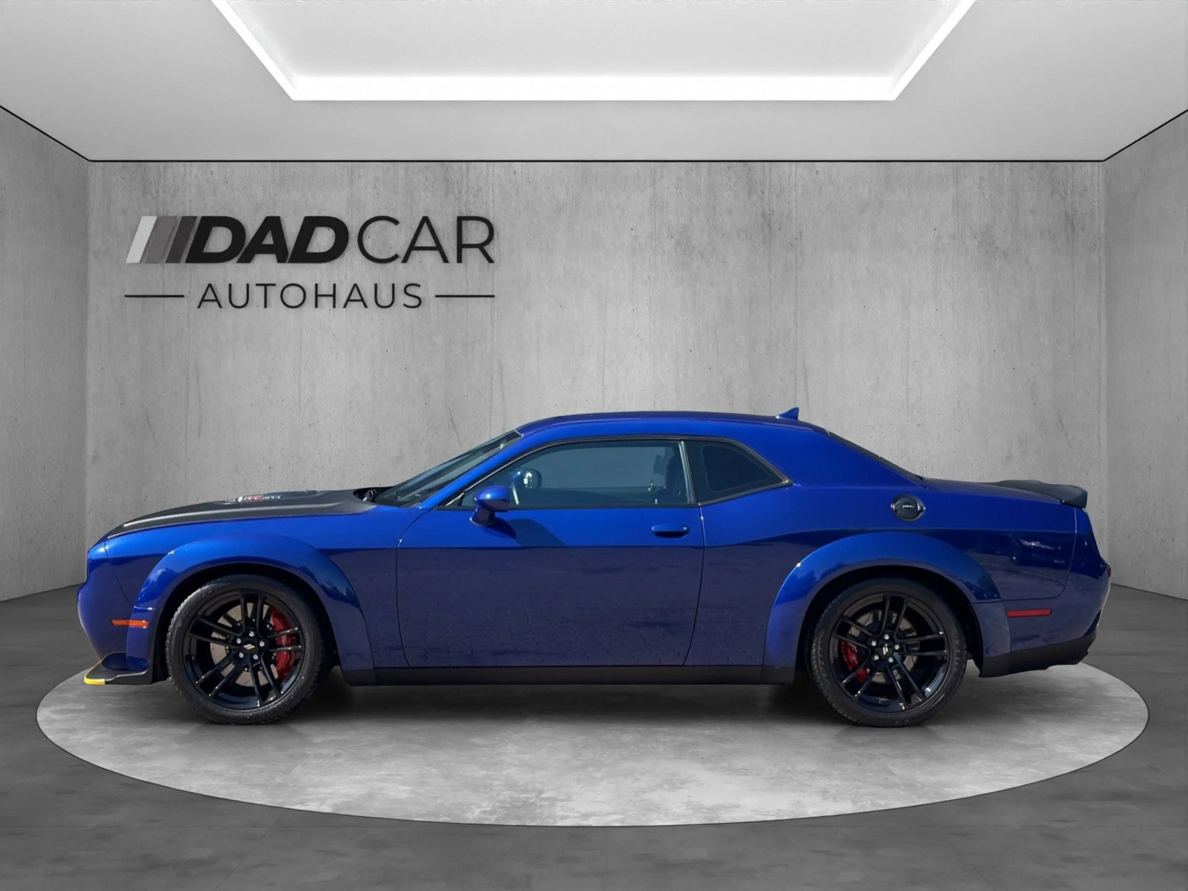 Dodge Challenger 6.4L SRT Widebody Scatpack Shaker — photo 3