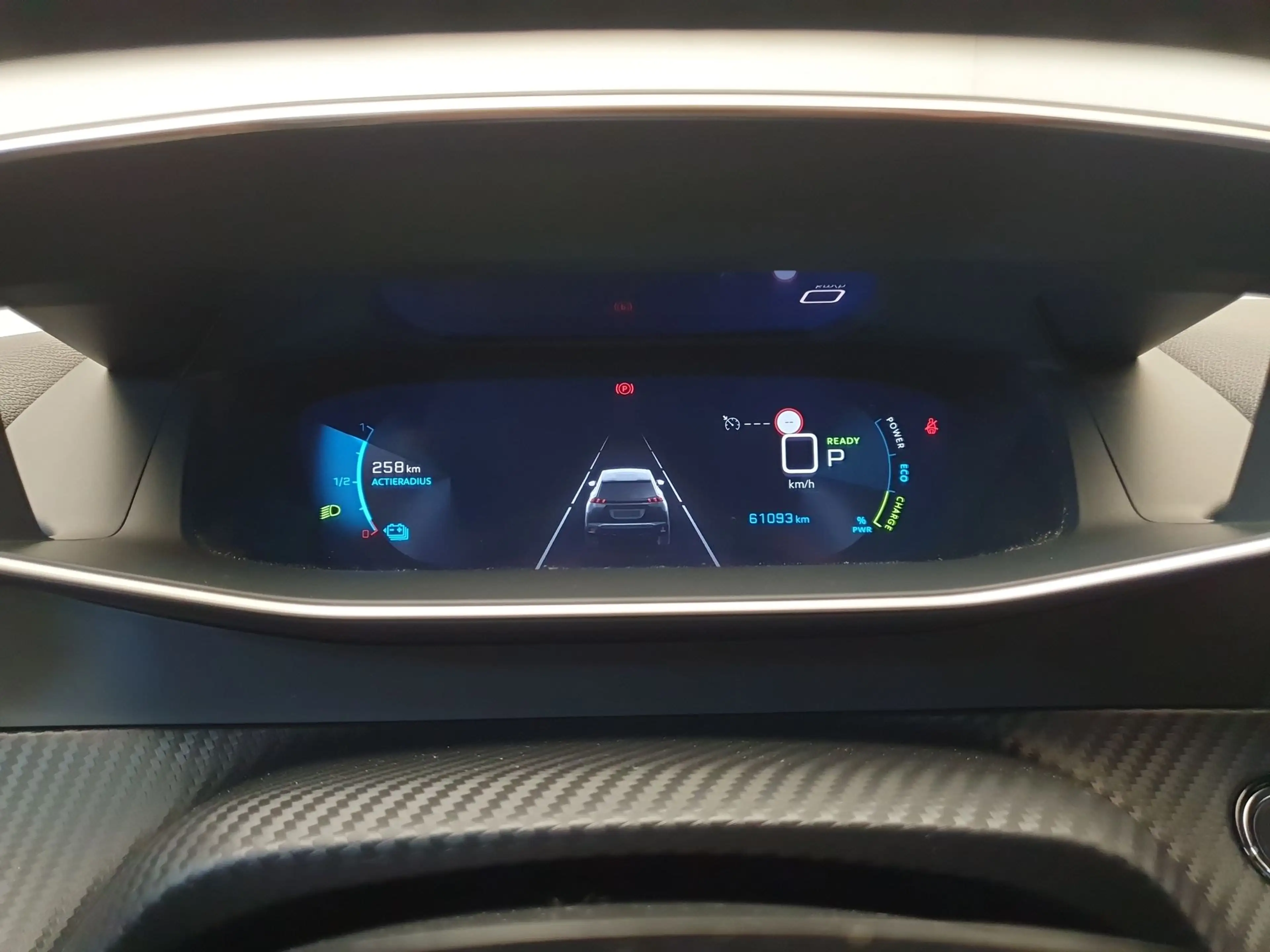 Peugeot e-2008 EV Blue Lease Allure 50 kWh 99.94% SOH, Camera — photo 13