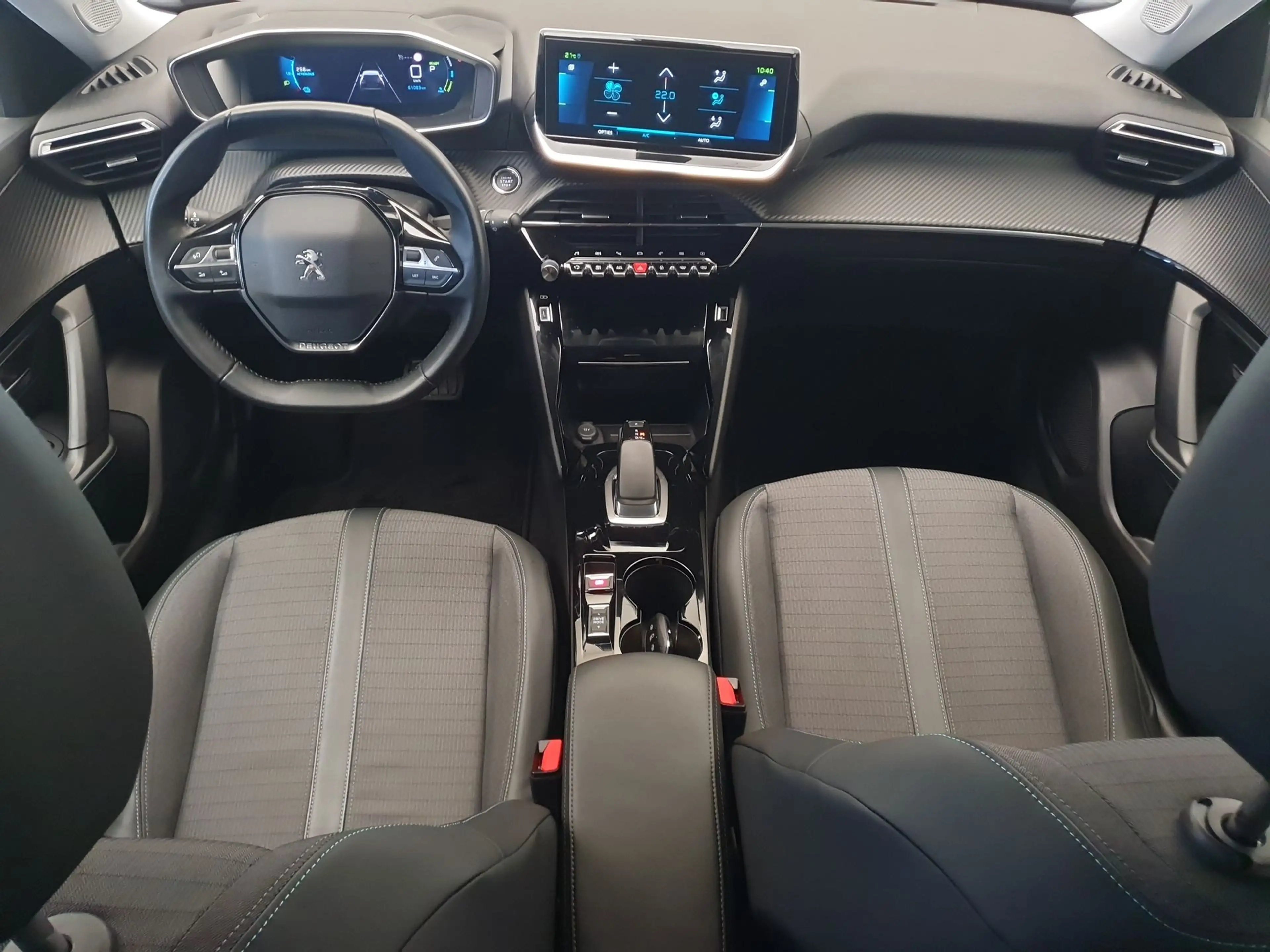 Peugeot e-2008 EV Blue Lease Allure 50 kWh 99.94% SOH, Camera — photo 3