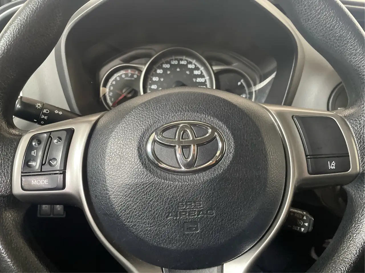 Toyota Yaris снимка Toyota Yaris