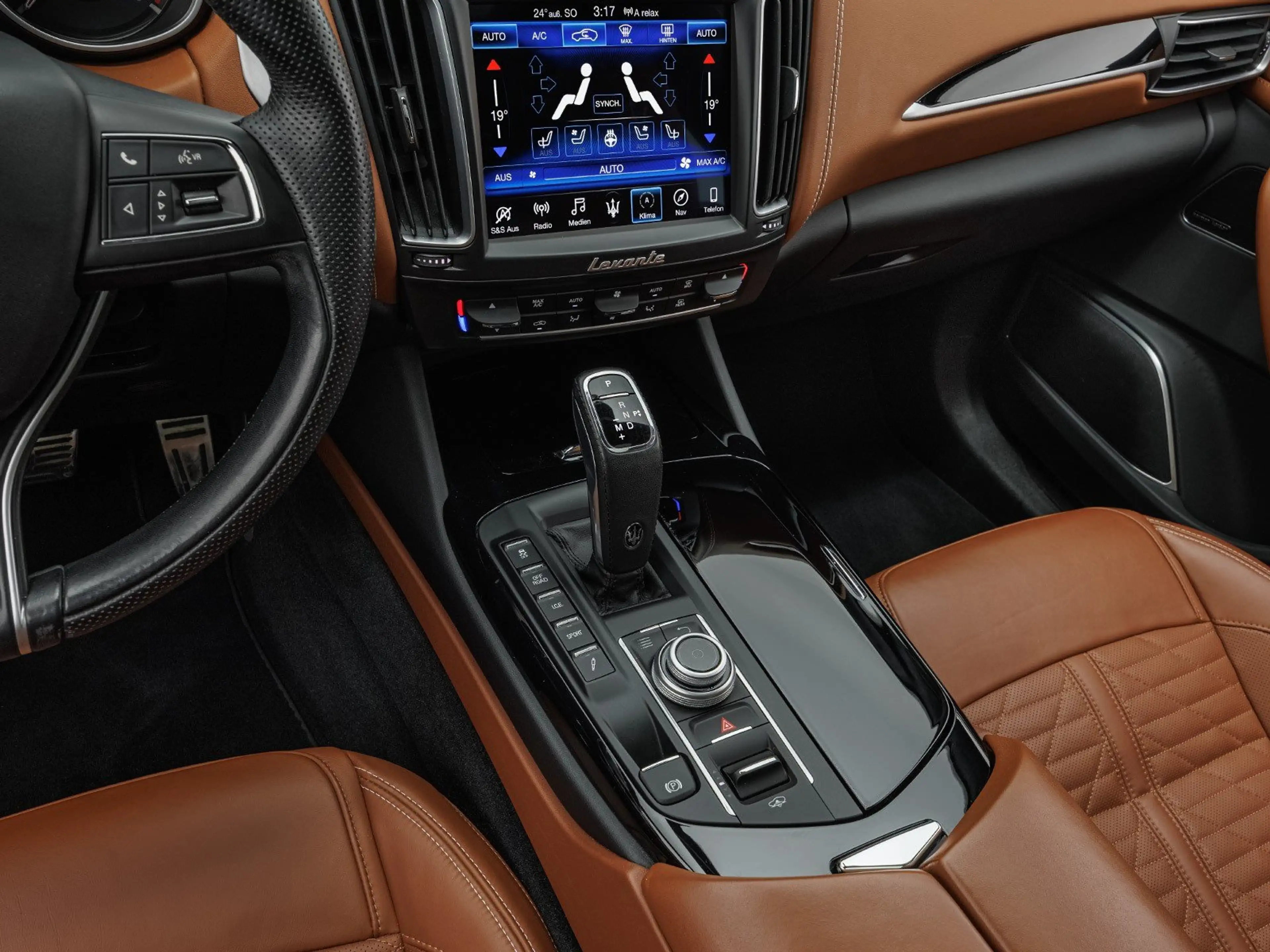 Maserati Levante GTS PANO + PIENO FIORE — photo 14