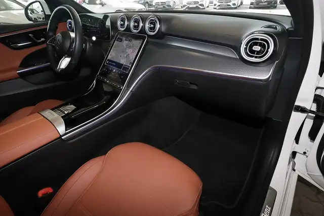 Mercedes-Benz C-Class view 8