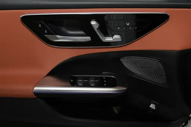 Mercedes-Benz C-Class view 12