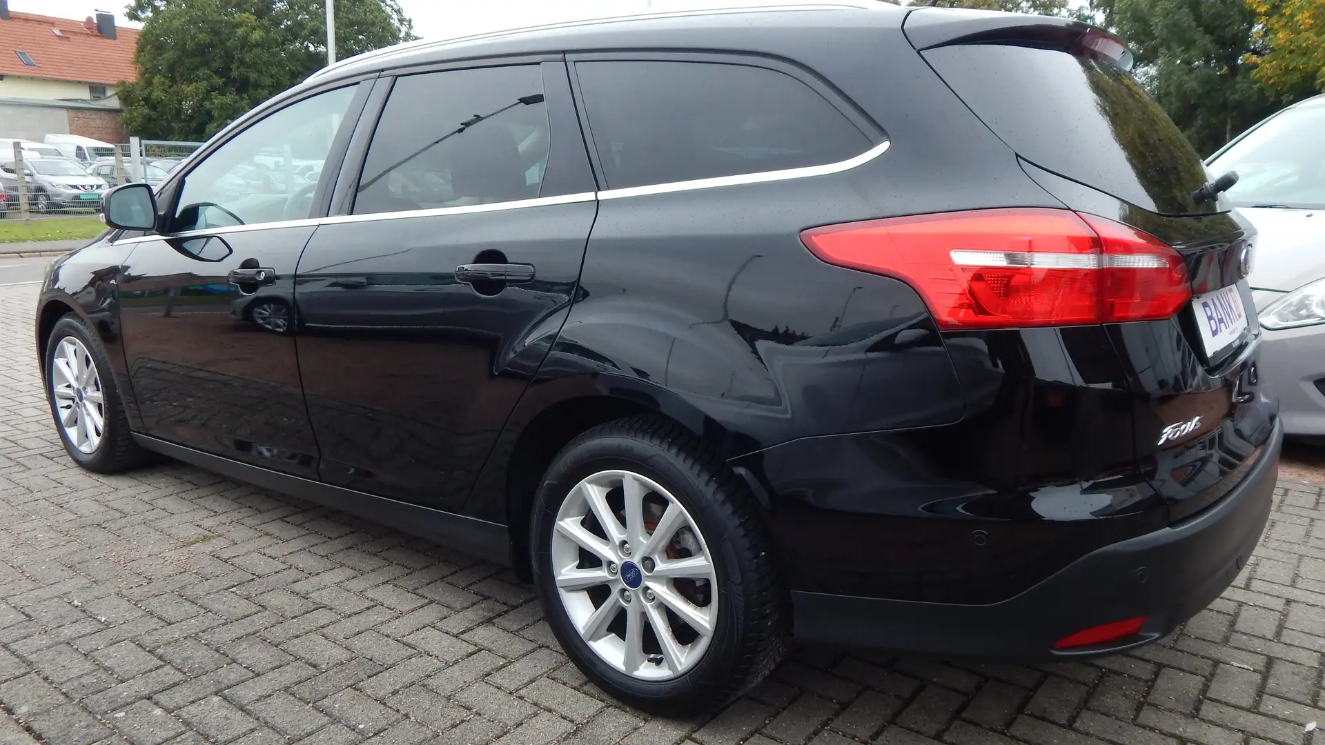 Ford Focus Titanium NAVIGATION KLIMAAUTOMATIK BLUETOOTH LEDS Noir - 2