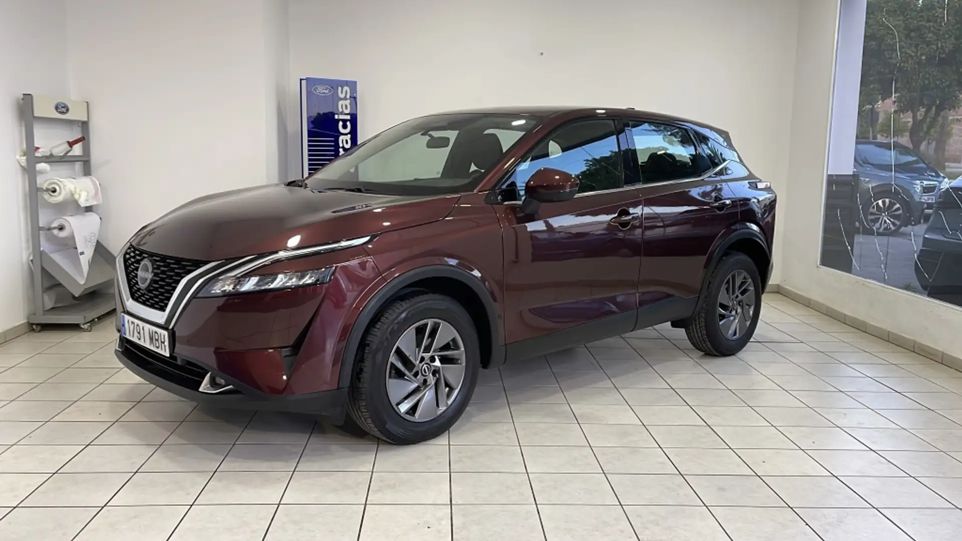 Nissan Qashqai 1.3 DIG-T mHEV 12V Acenta 4x2 103kW Violett - 1