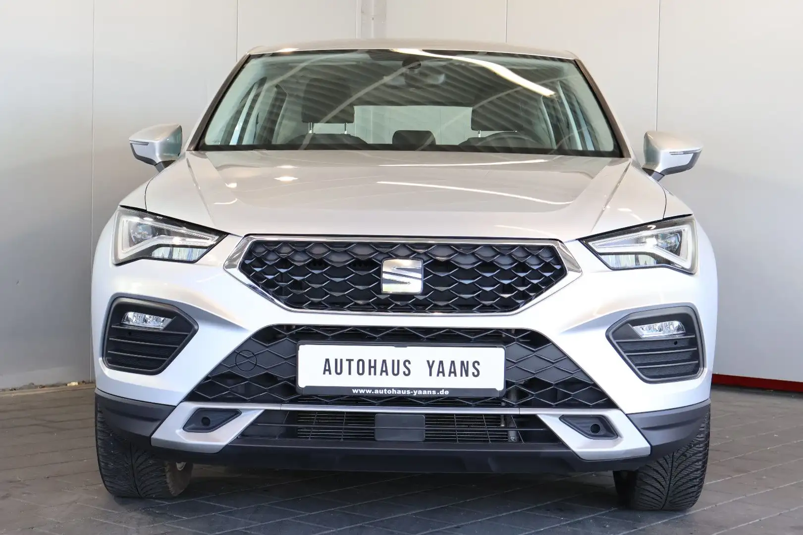 SEAT Ateca 1.5 TSI Style AID+CARPLAY+LED+17"+AHK Silber - 2