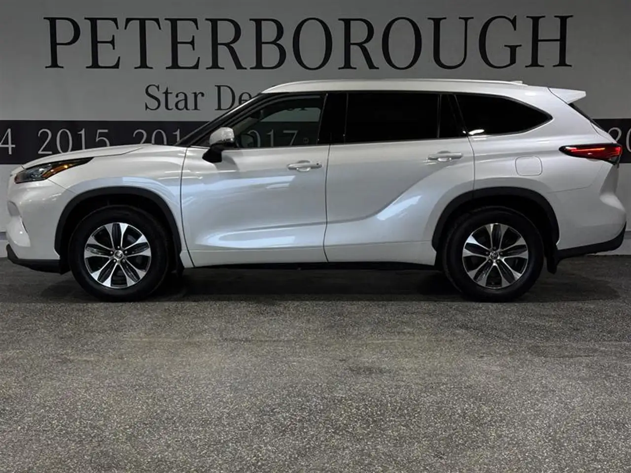 Toyota Highlander снимка Toyota Highlander