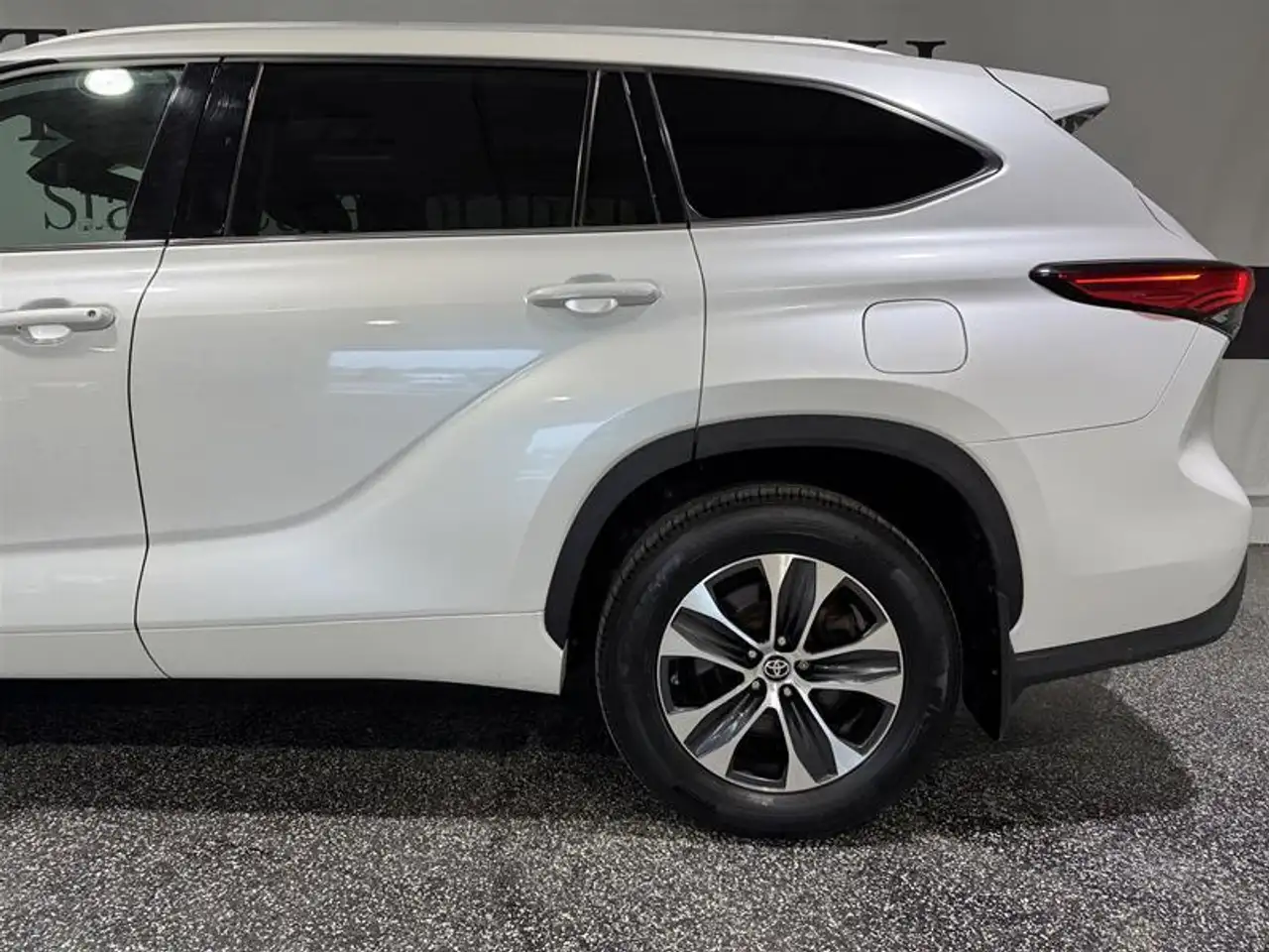 Toyota Highlander снимка Toyota Highlander