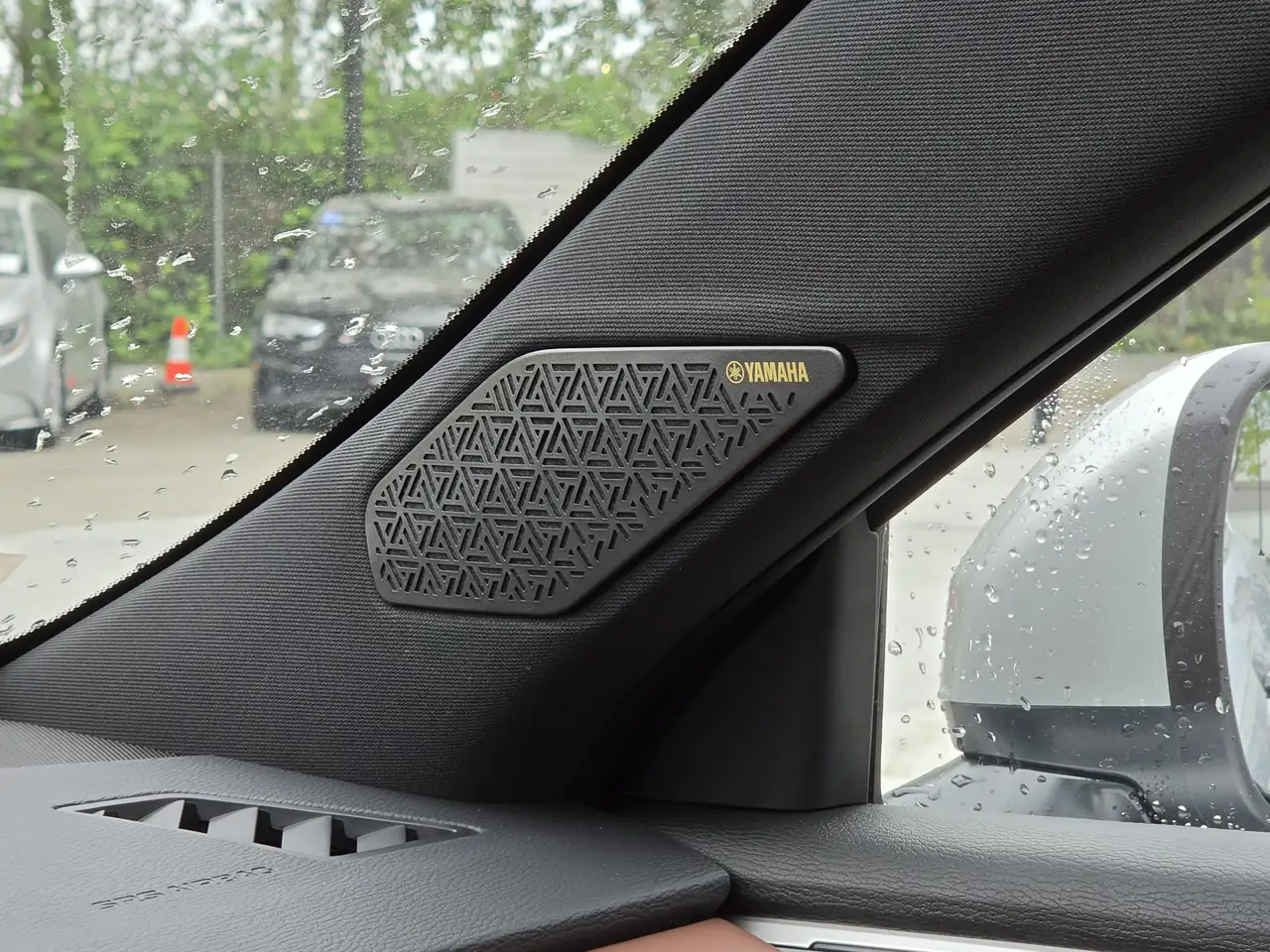 Mitsubishi Outlander снимка Mitsubishi Outlander