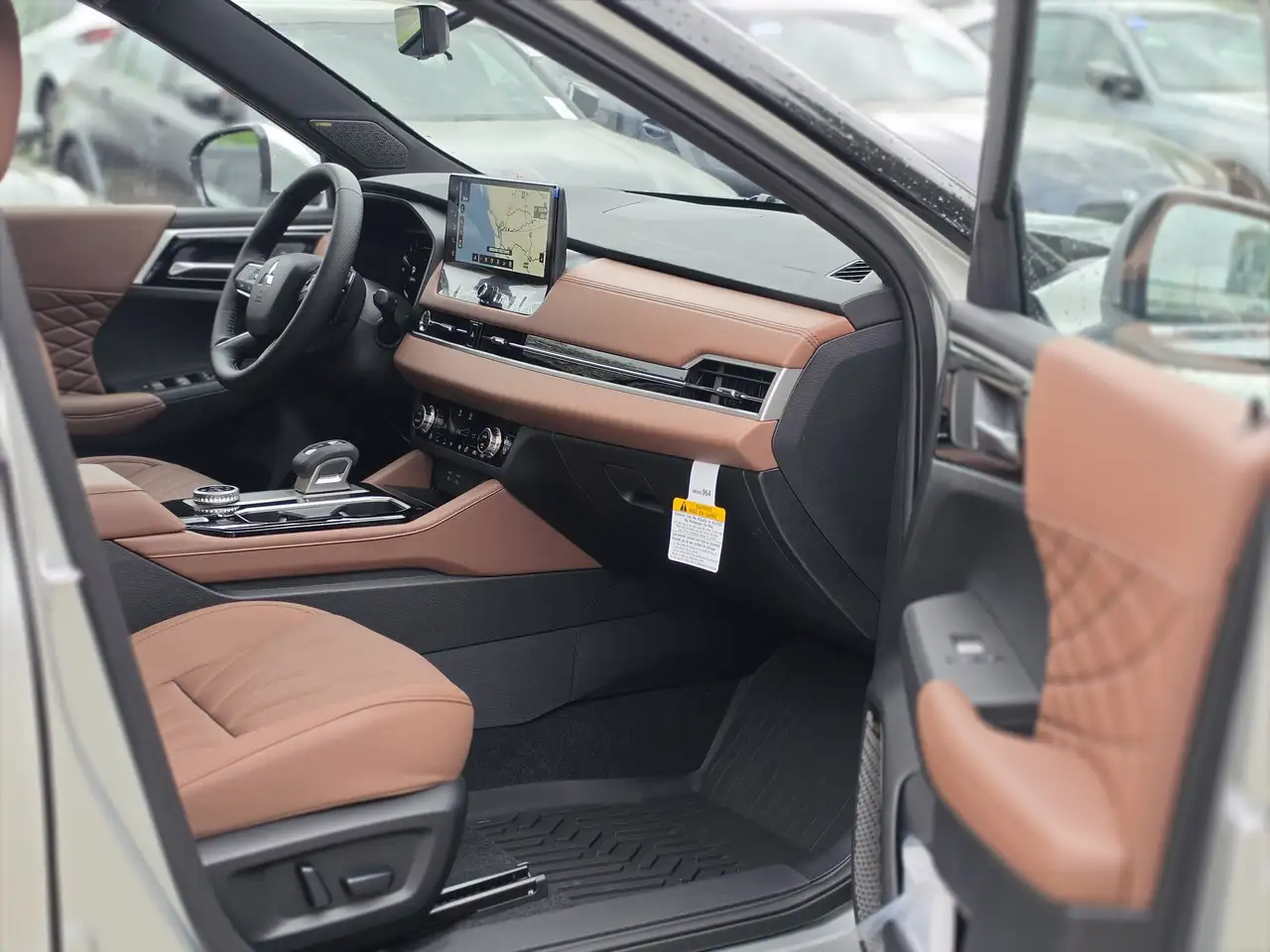 Mitsubishi Outlander снимка Mitsubishi Outlander