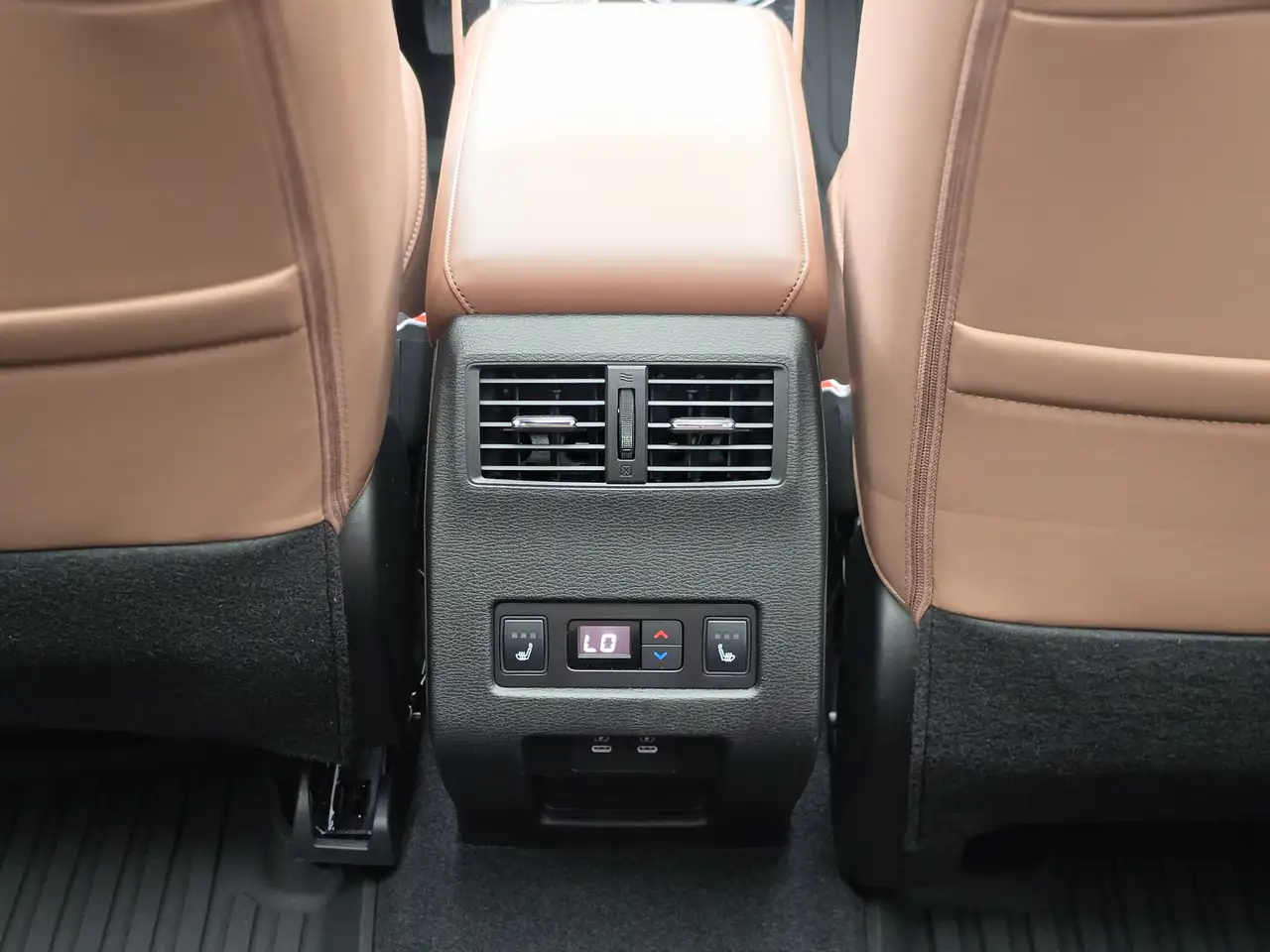 Mitsubishi Outlander снимка Mitsubishi Outlander