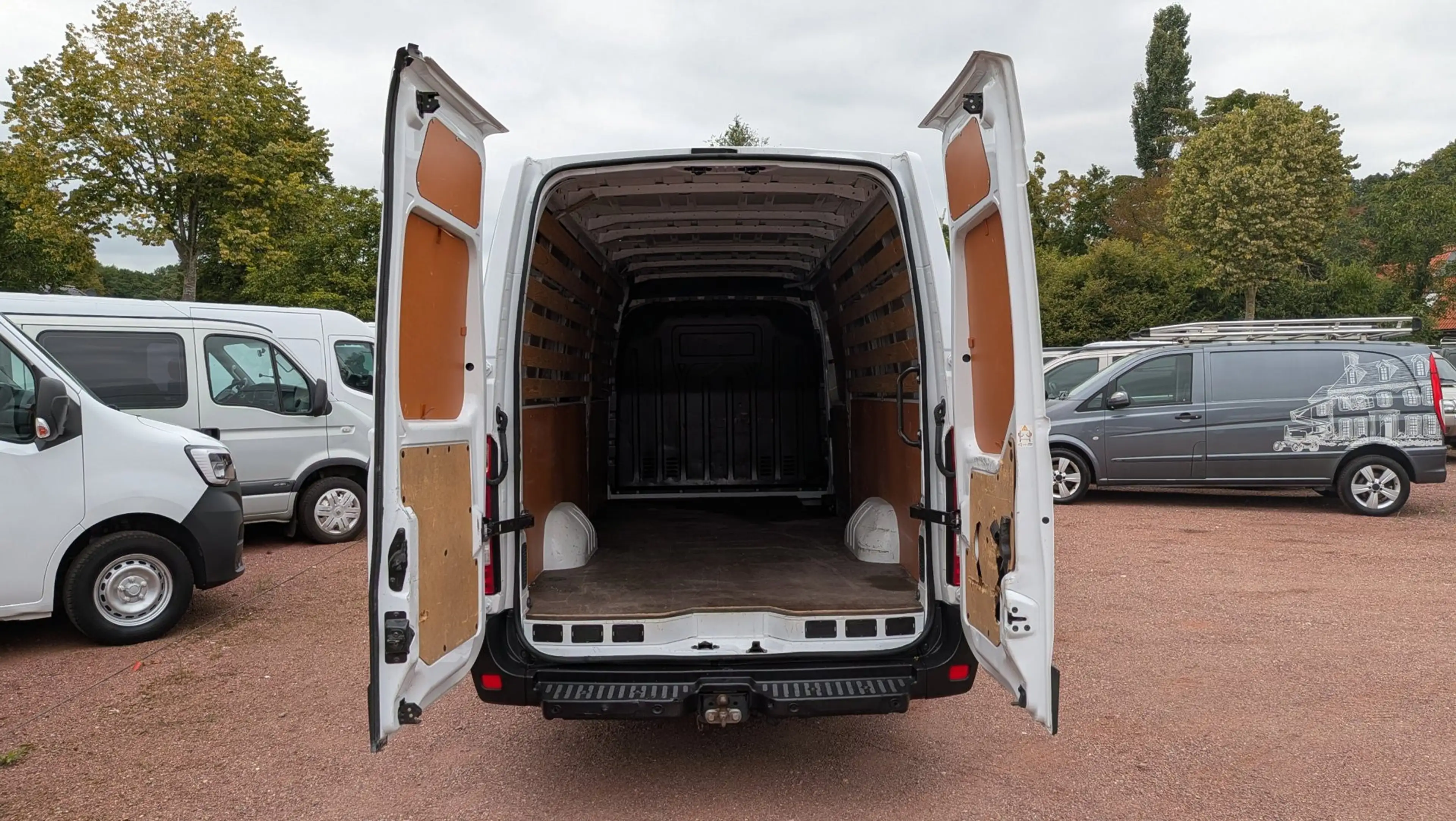 Renault Master T35 2.3 dCi 165 L4H2 EL Energy Comfort — photo 10