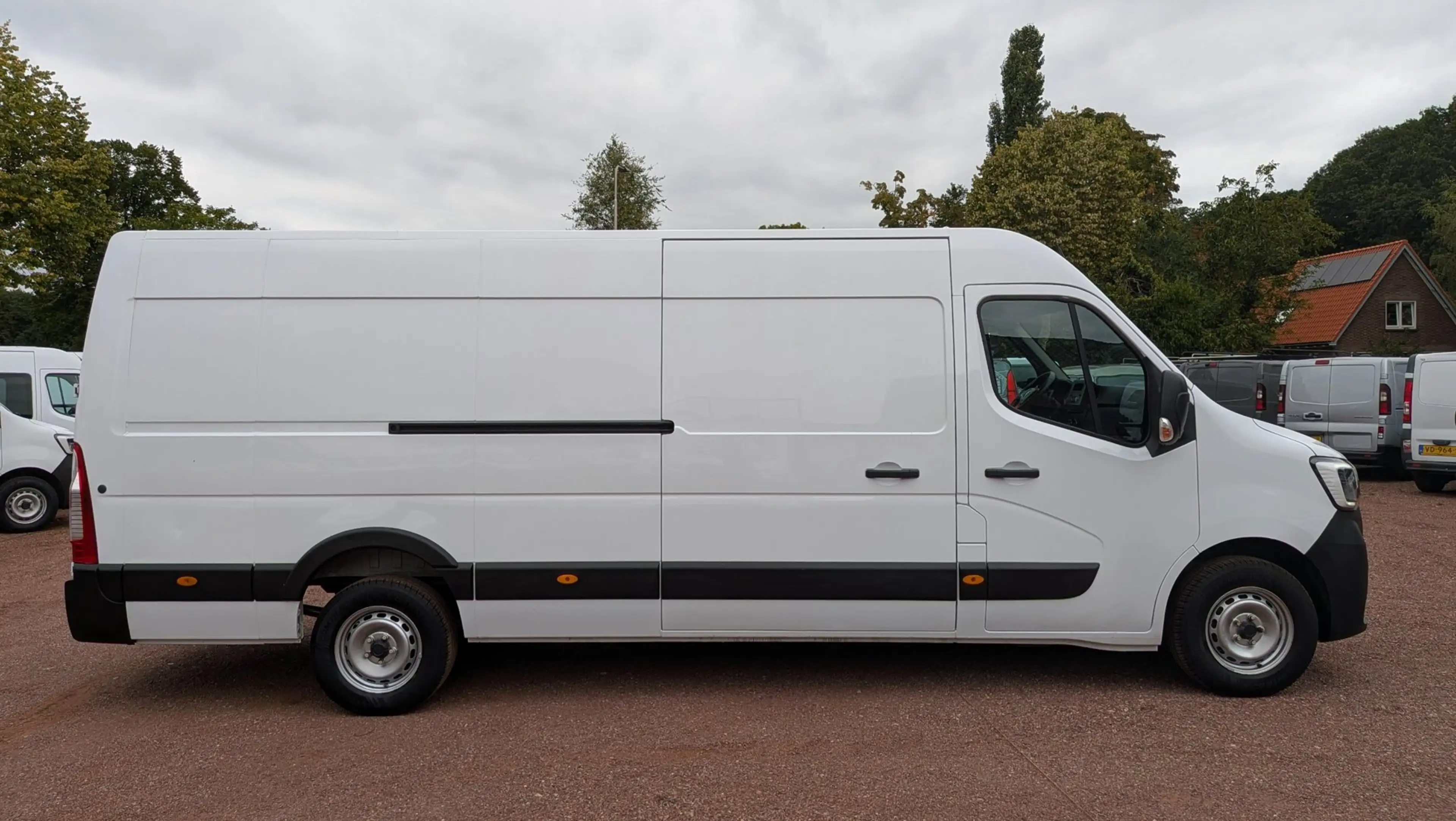 Renault Master T35 2.3 dCi 165 L4H2 EL Energy Comfort — photo 12