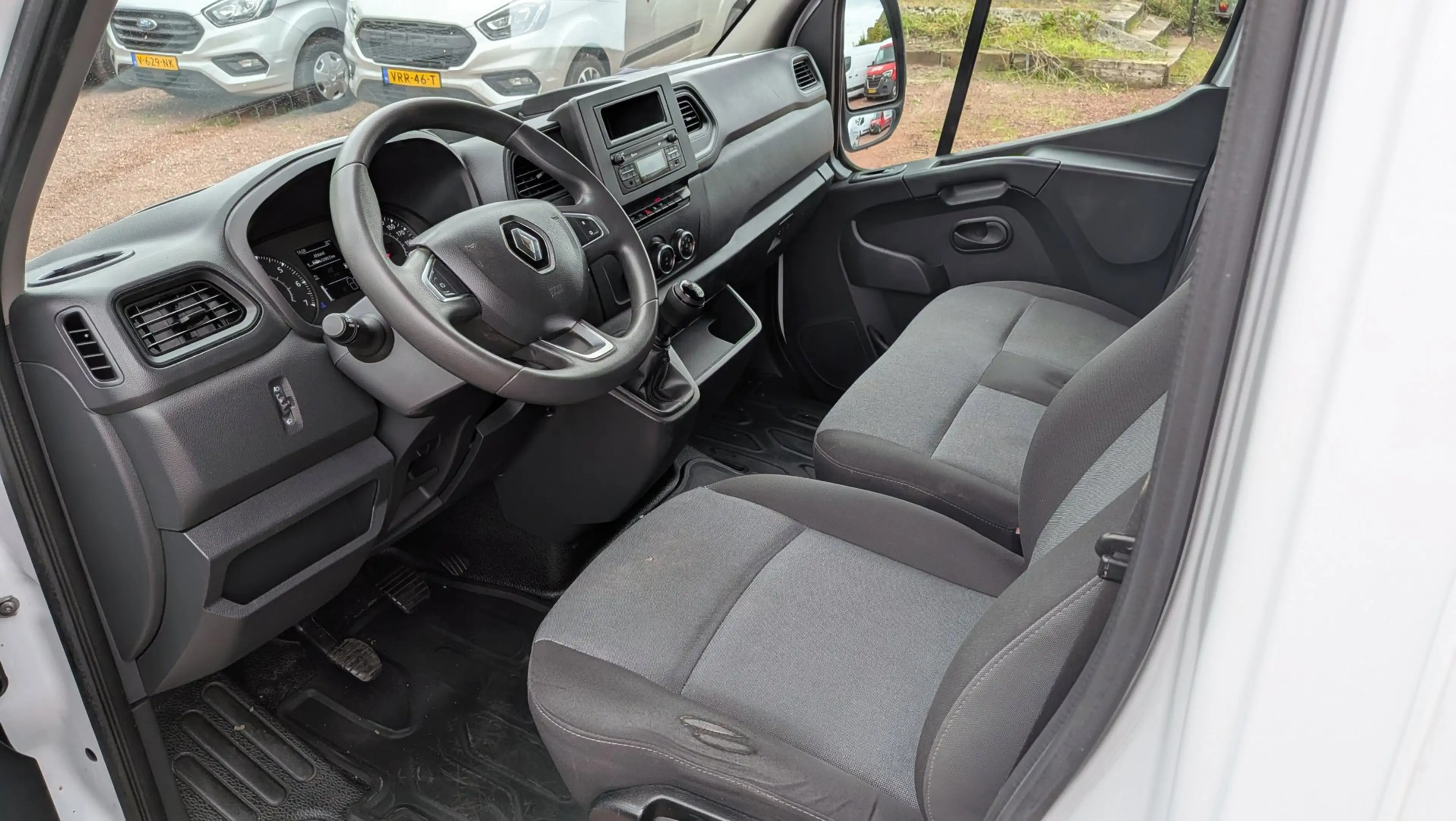 Renault Master T35 2.3 dCi 165 L4H2 EL Energy Comfort — photo 5