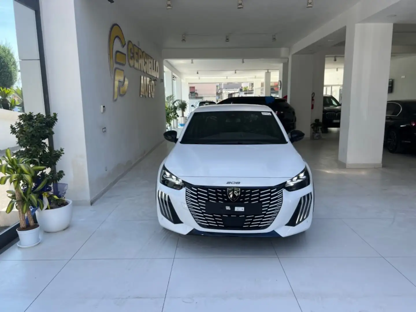 Peugeot 208 Hybrid 100 e-DCS6 GT tua da €249,00 mensili Bianco - 1