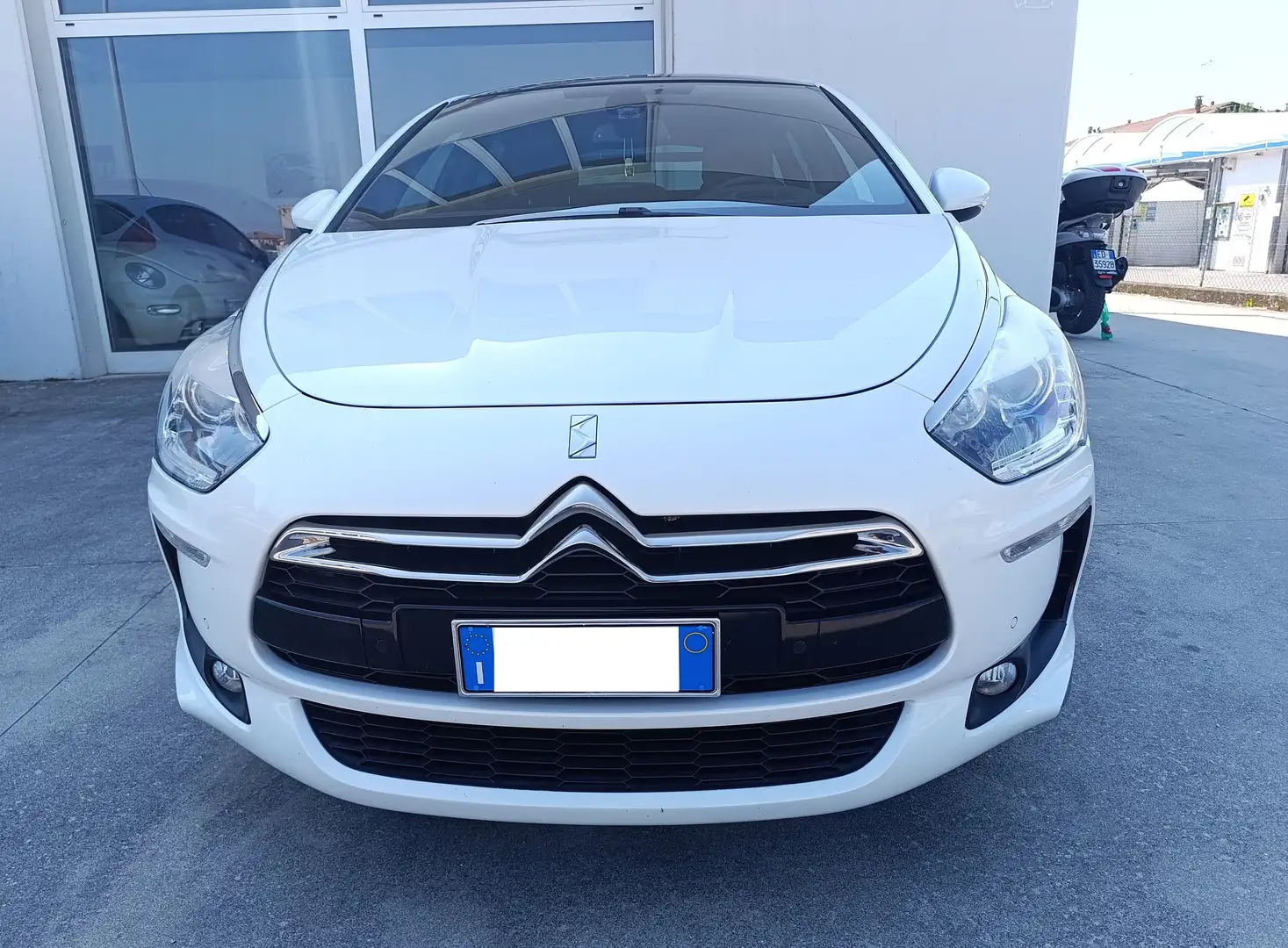 Citroen DS5 2.0 hdi Sport Chic 160cv auto Wit - 2