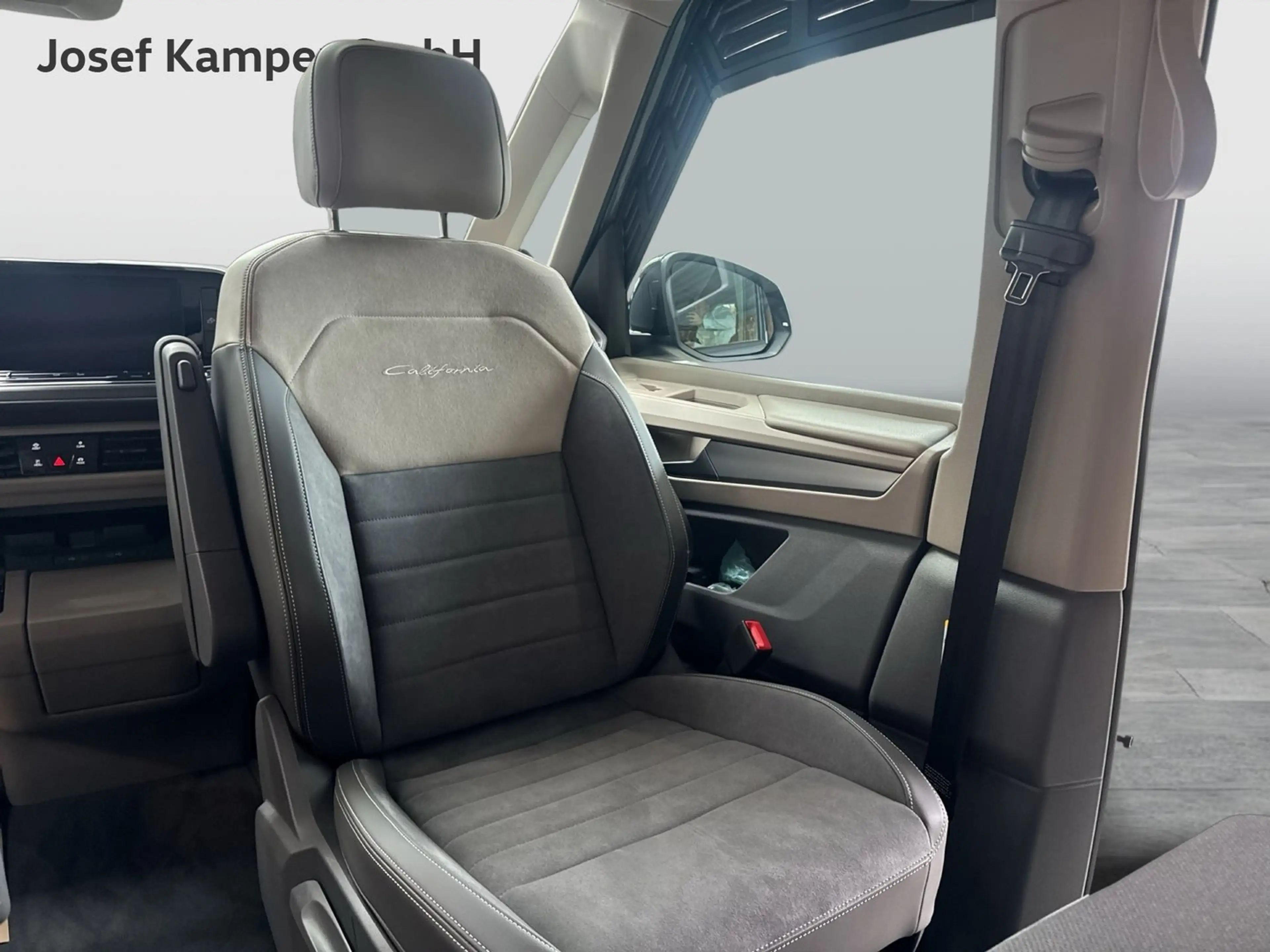 Volkswagen T7 California VW T7 California Beach Camper eHyb. 180 kW 4M — photo 13